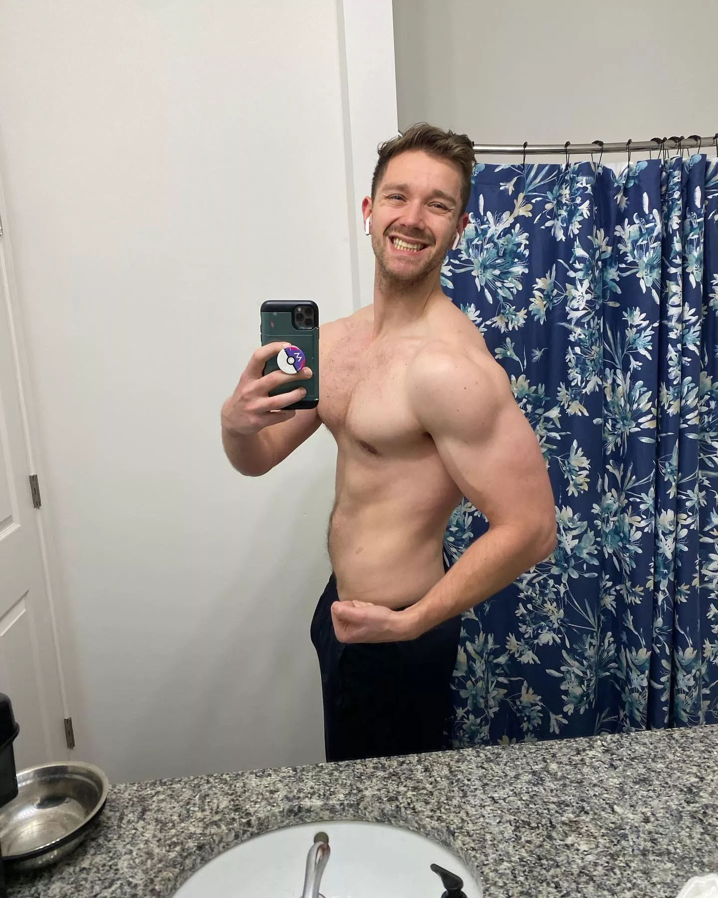 It’s nice to see results after being so consistent at the gym! posted by FrostyMeowmeow