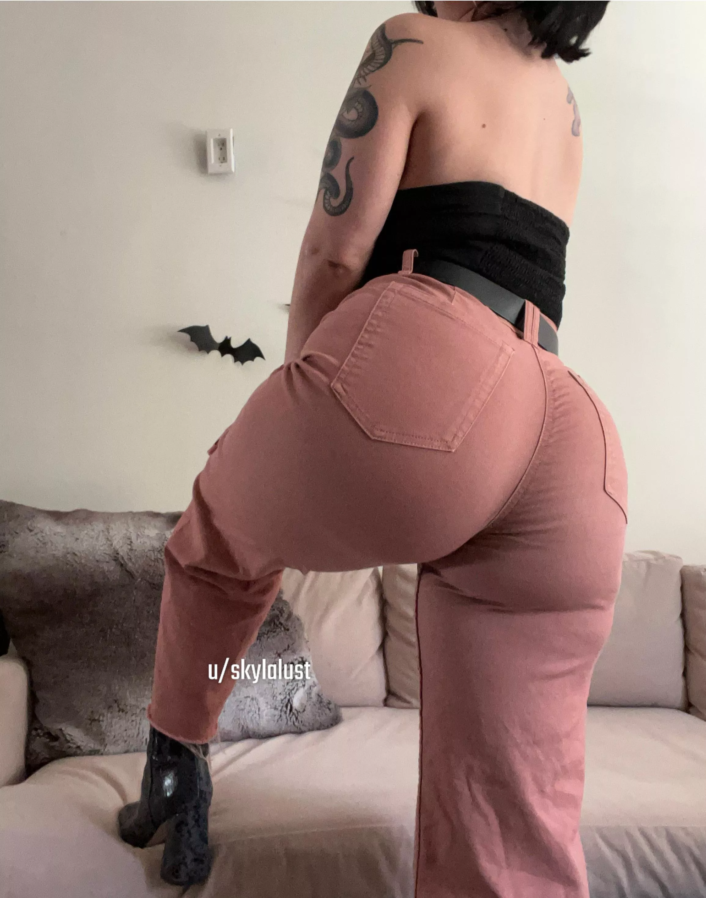 jeans donâ€™t stand a chance with an ass like this posted by skylalust