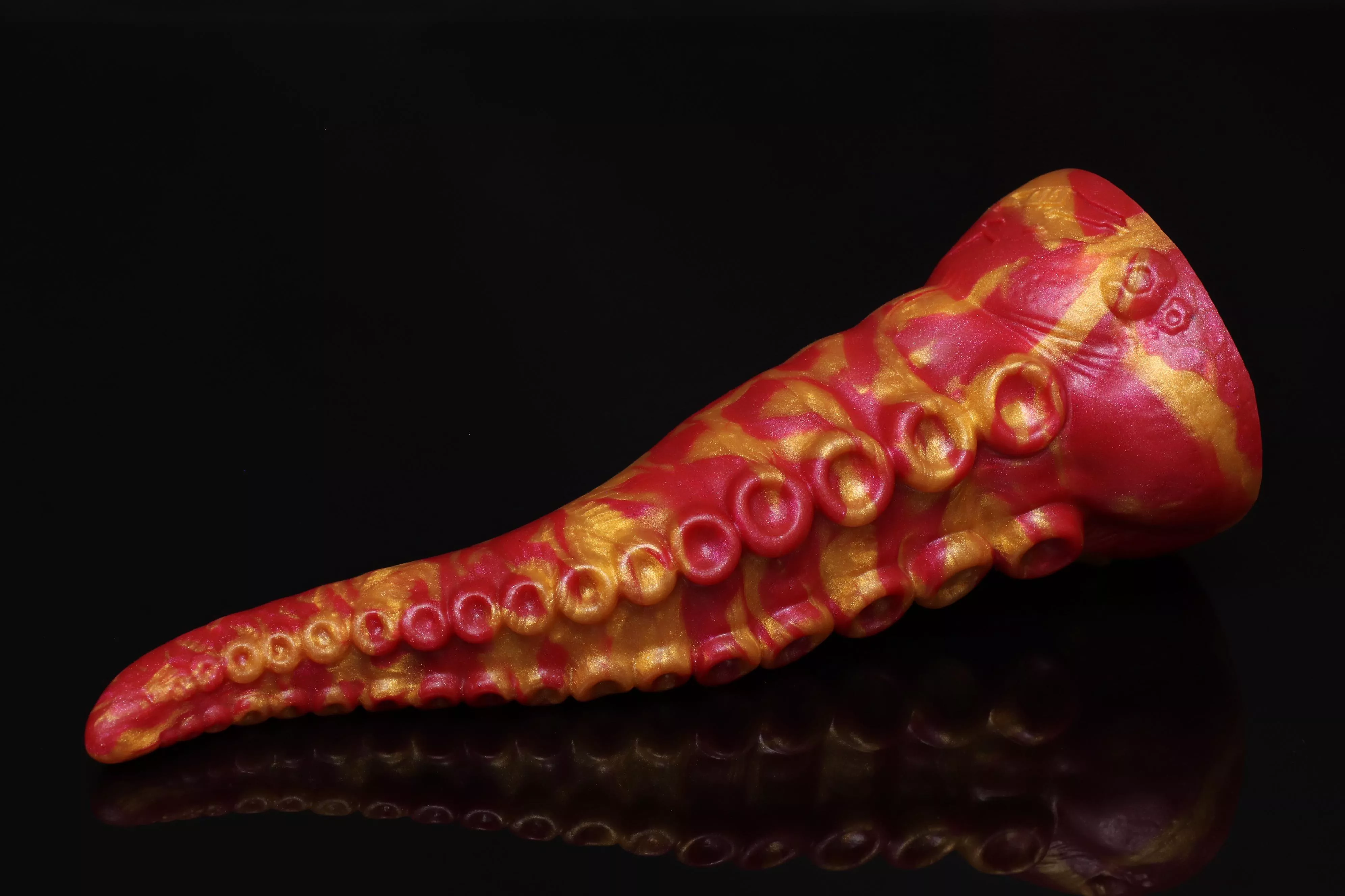 Just ordered my first bad dragon, a s/m Ika in rogue! I'm so excited, it's so pretty! posted by tomoe-chan