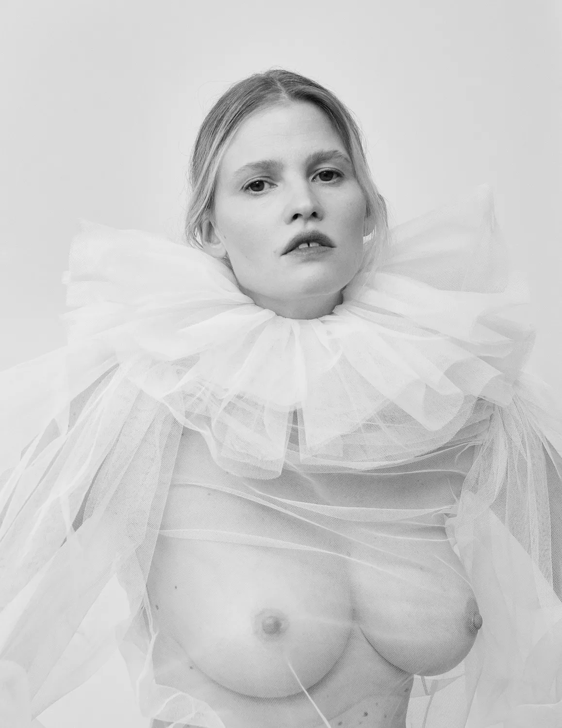 Lara Stone by Ina Lekiewicz posted by svilos