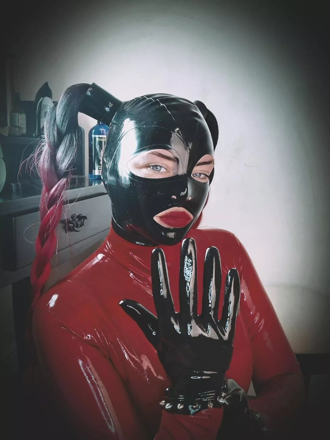 love anal fisting (on me) posted by rubber_scarlett