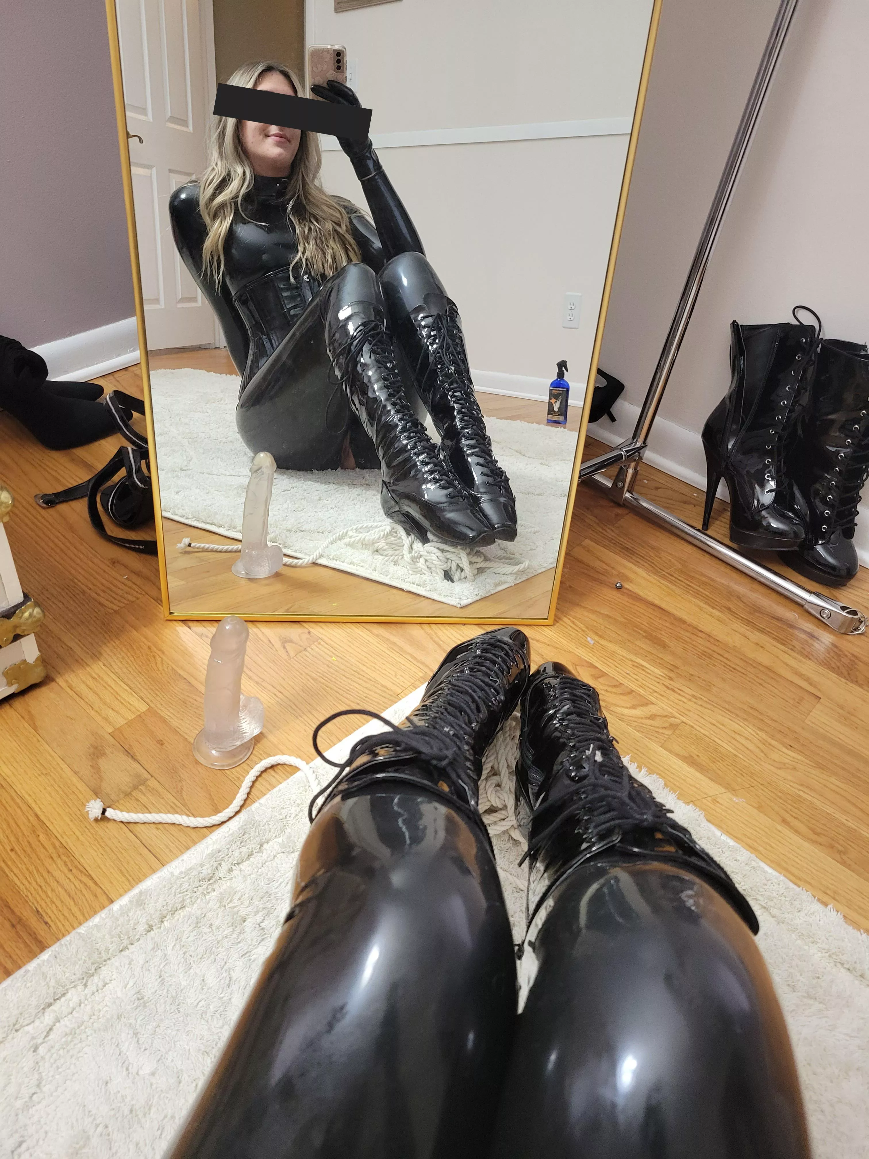 Love the feeling of latex on the weekend posted by FlashyHalf876