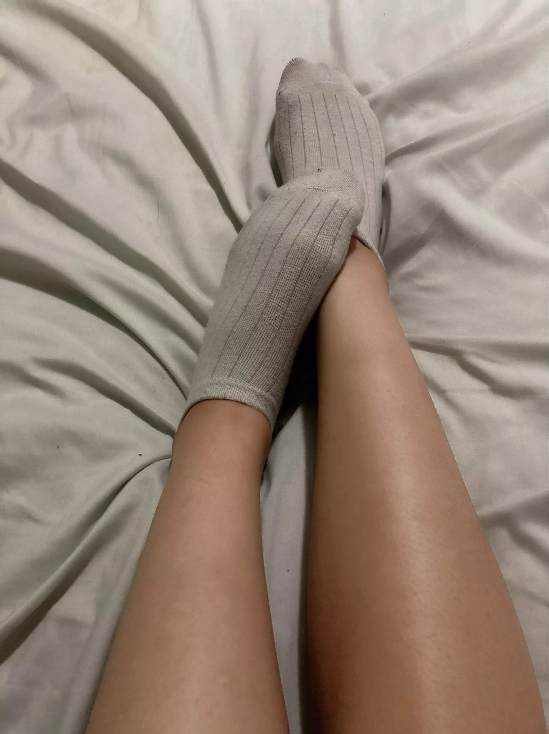 low ankle socks exposing my legs ♥︎ posted by mystockingdarling