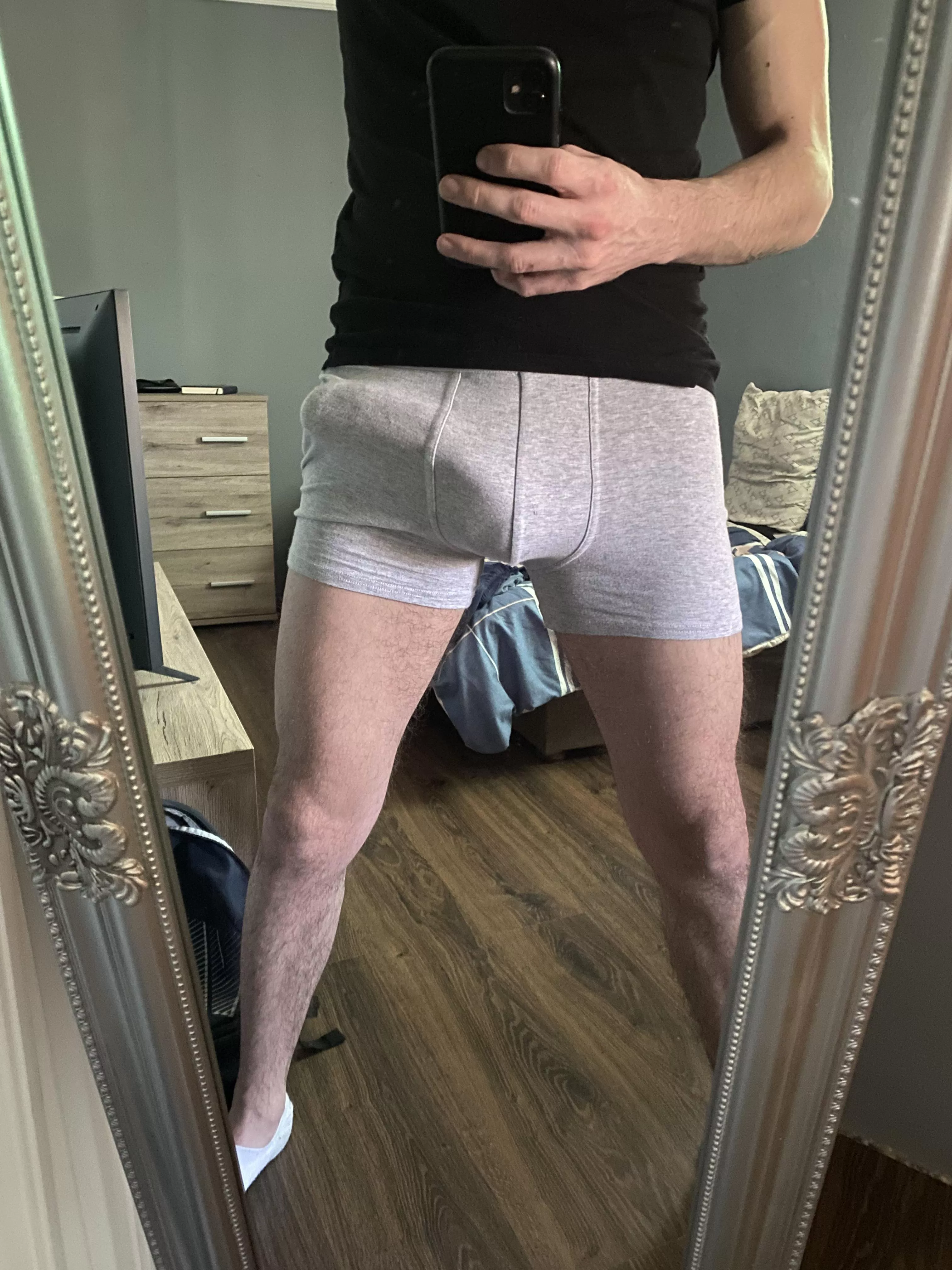 Massive bulge ðŸ¥´ posted by dominiq9