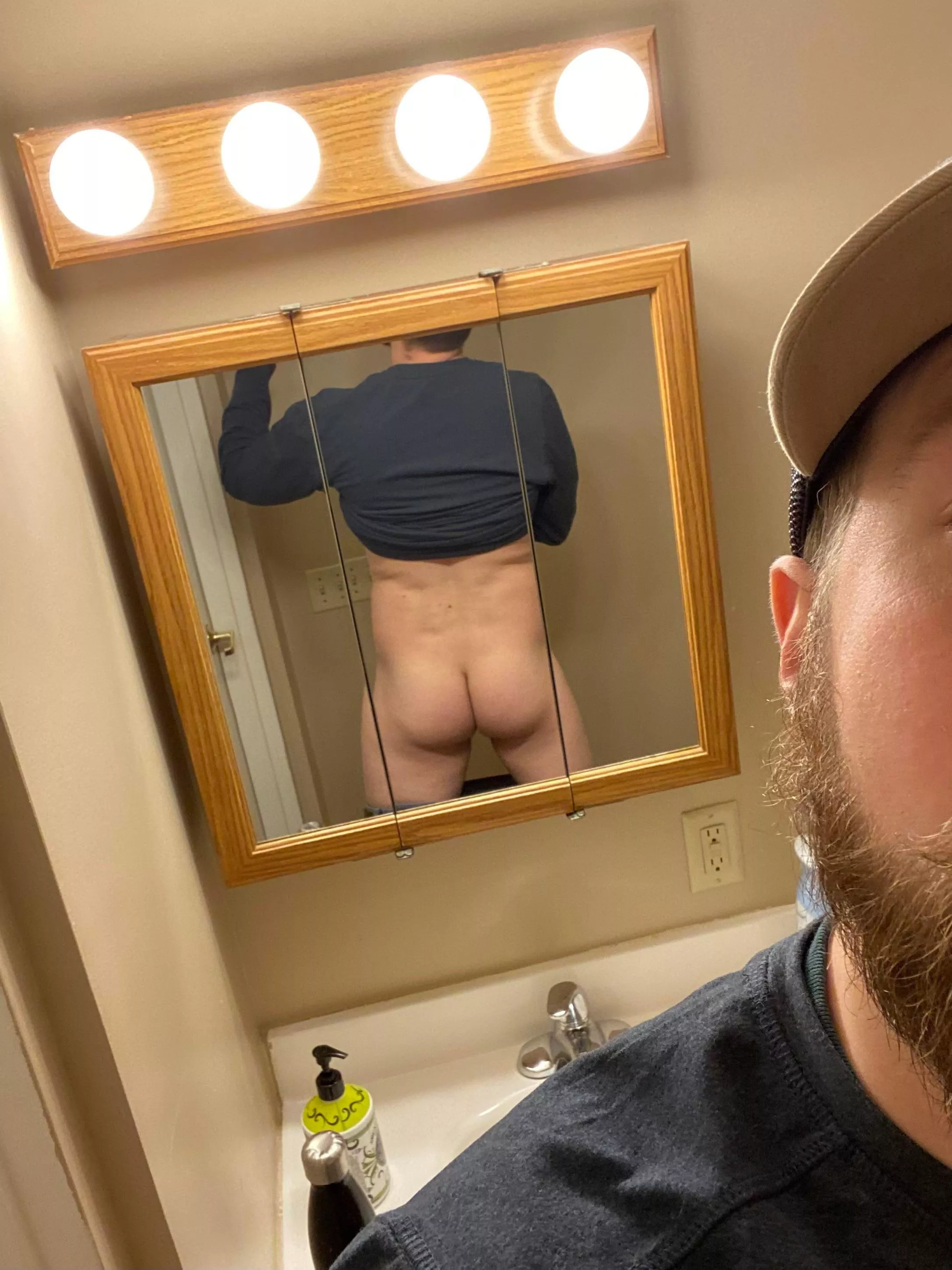 Muscular dad butt (36) posted by showtheg00ds