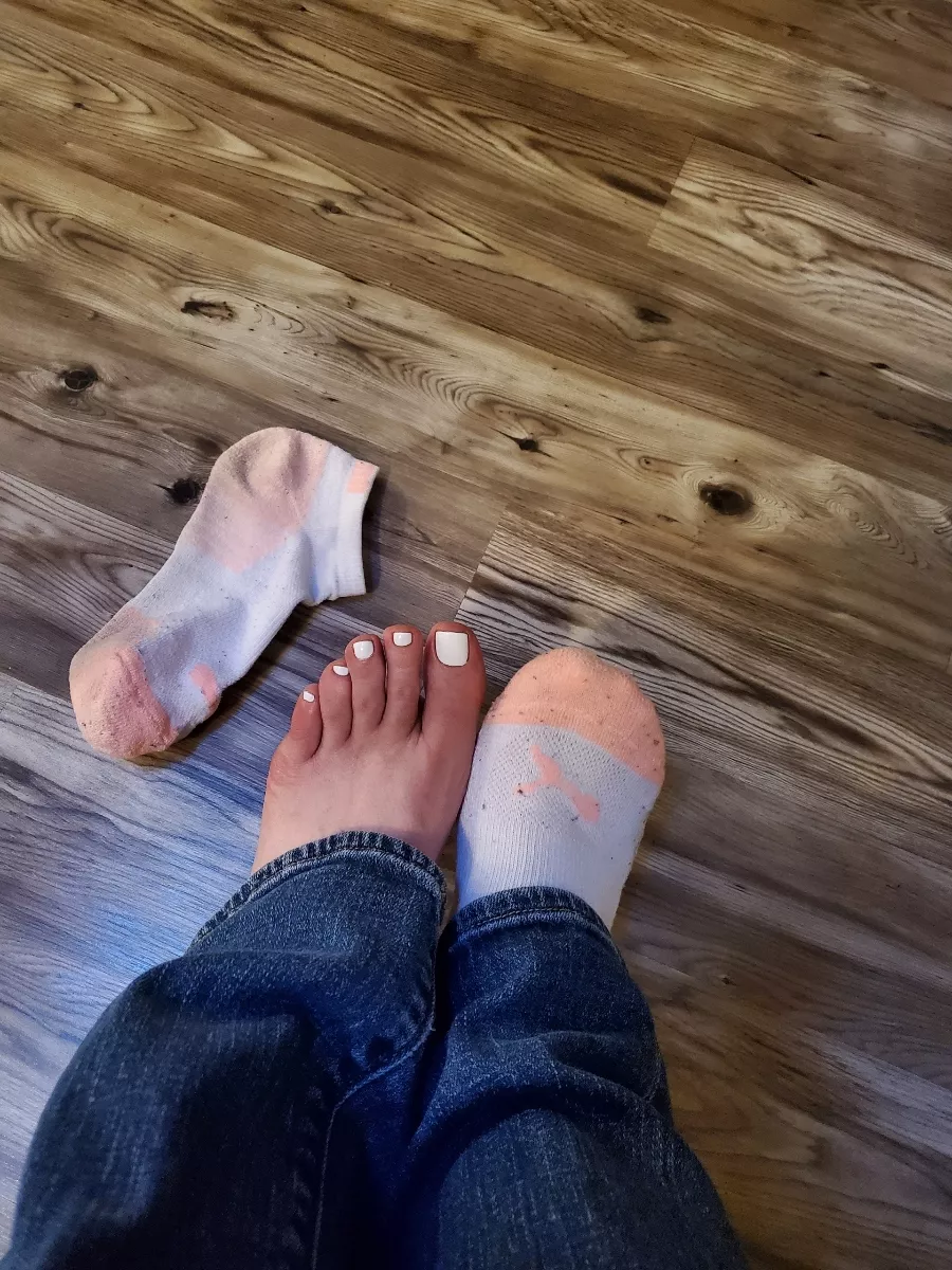 My dirty/stinky ankle socks 🧦 posted by only_feetpc2022