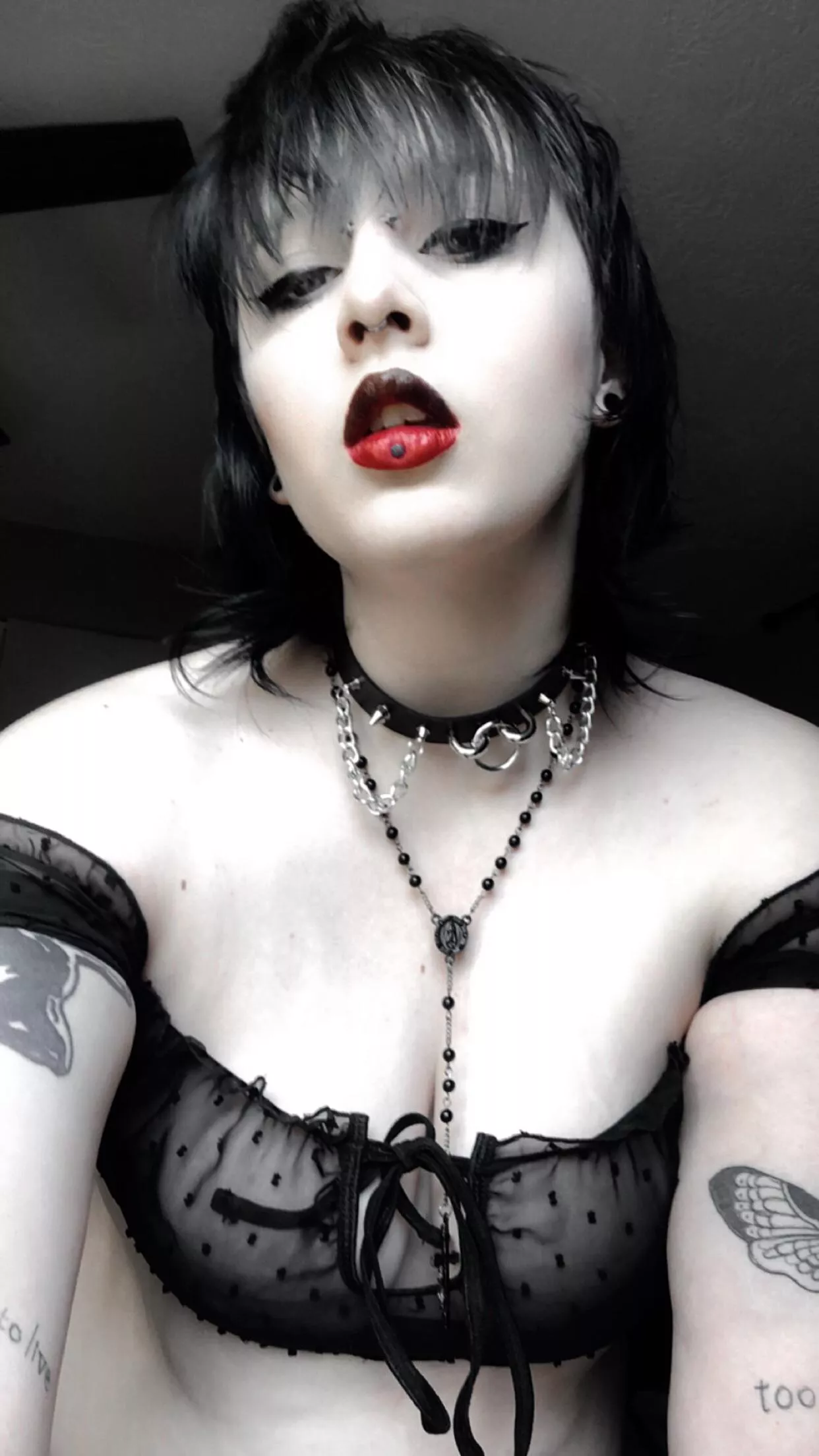 Pale as a ghost. Would you let me haunt you? ðŸ‘»ðŸ–¤ posted by spdrwbbz