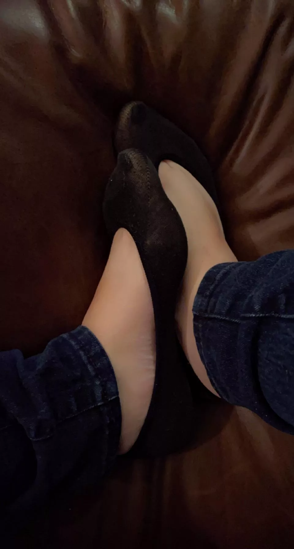 Peek a boo posted by fingers_toes_soles