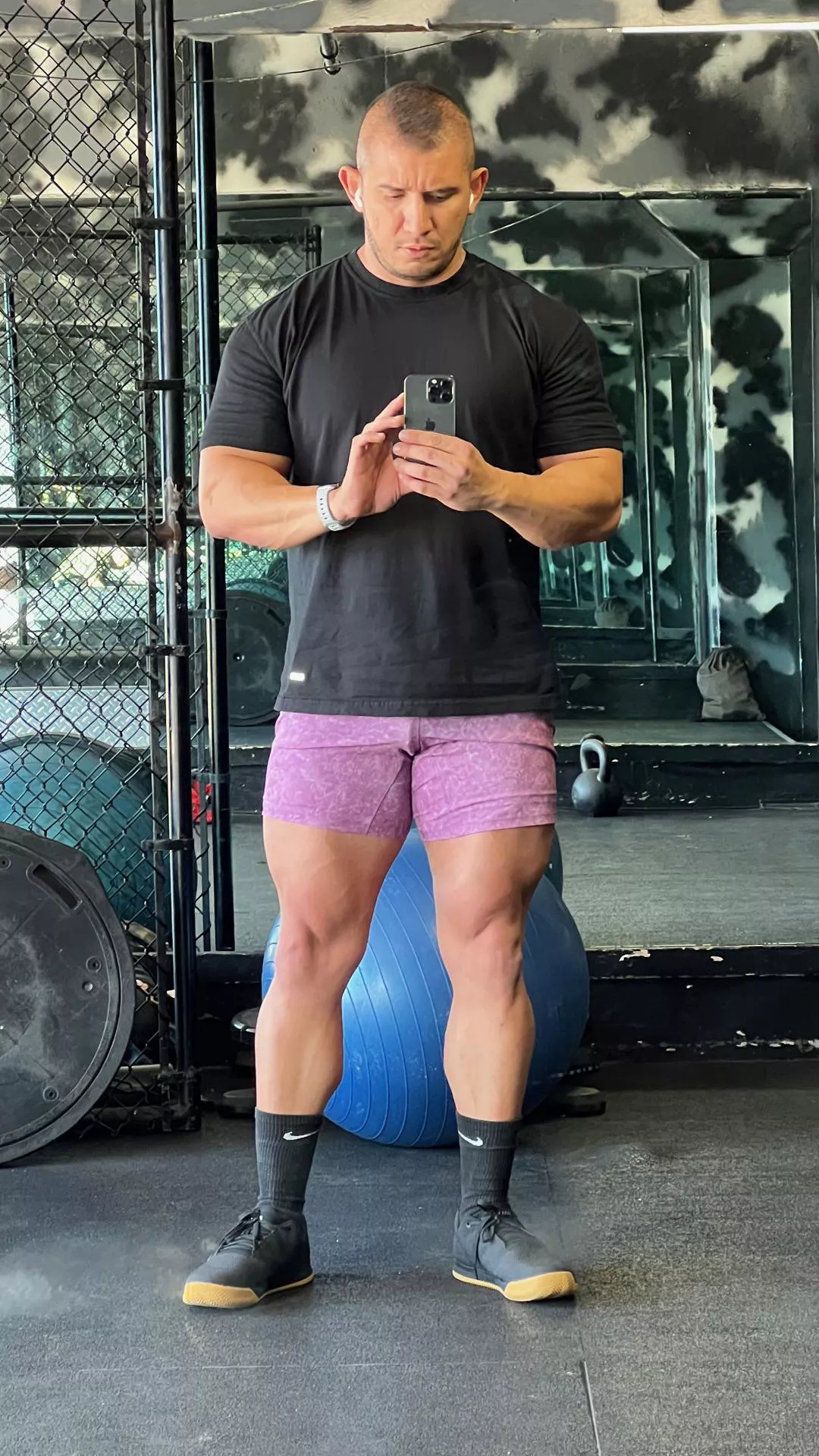 Post leg day selfie posted by elcapitanzamora