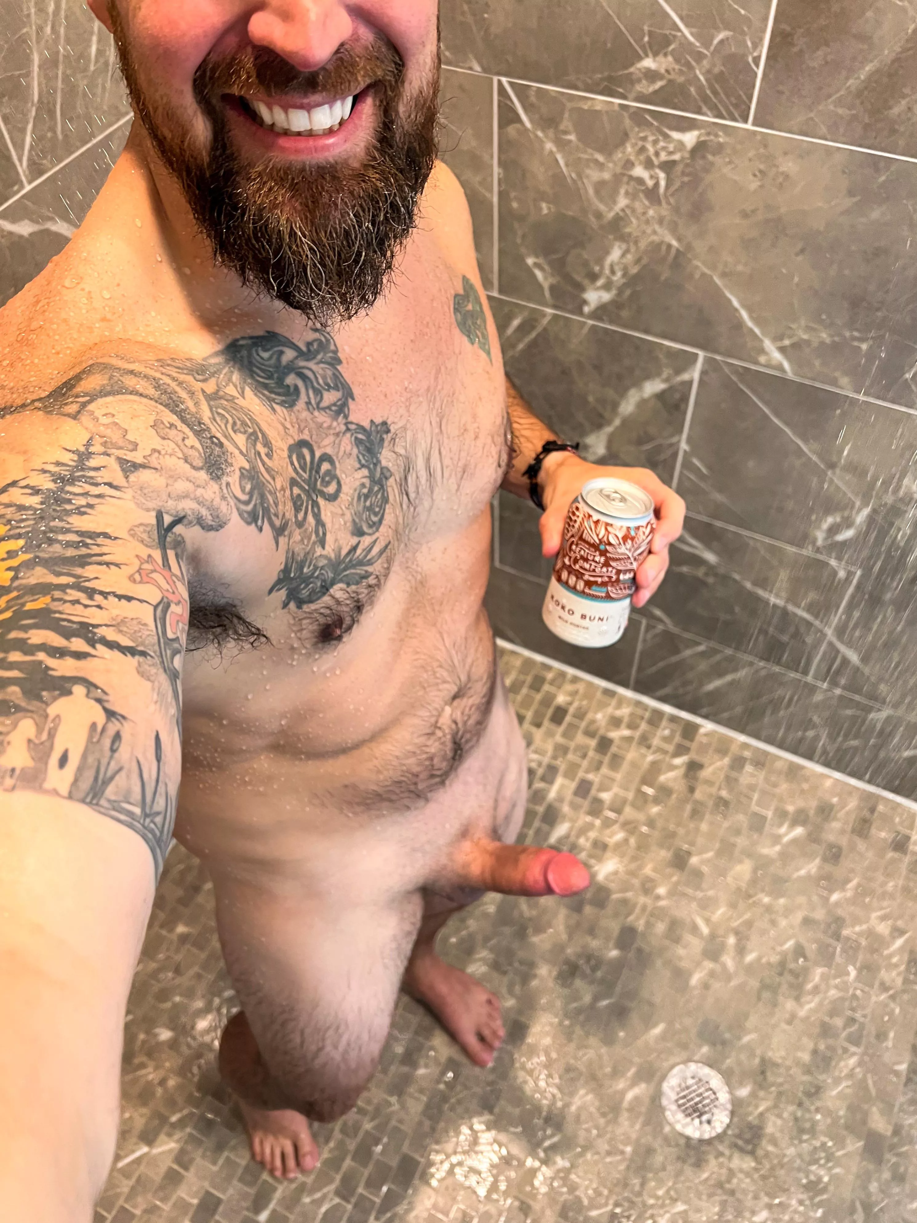 Post-workout shower beer [38] posted by SoutheastEggplant