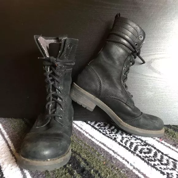 Similar boots to these? These are discontinued and I can't find a used pair in my size posted by Vitrii