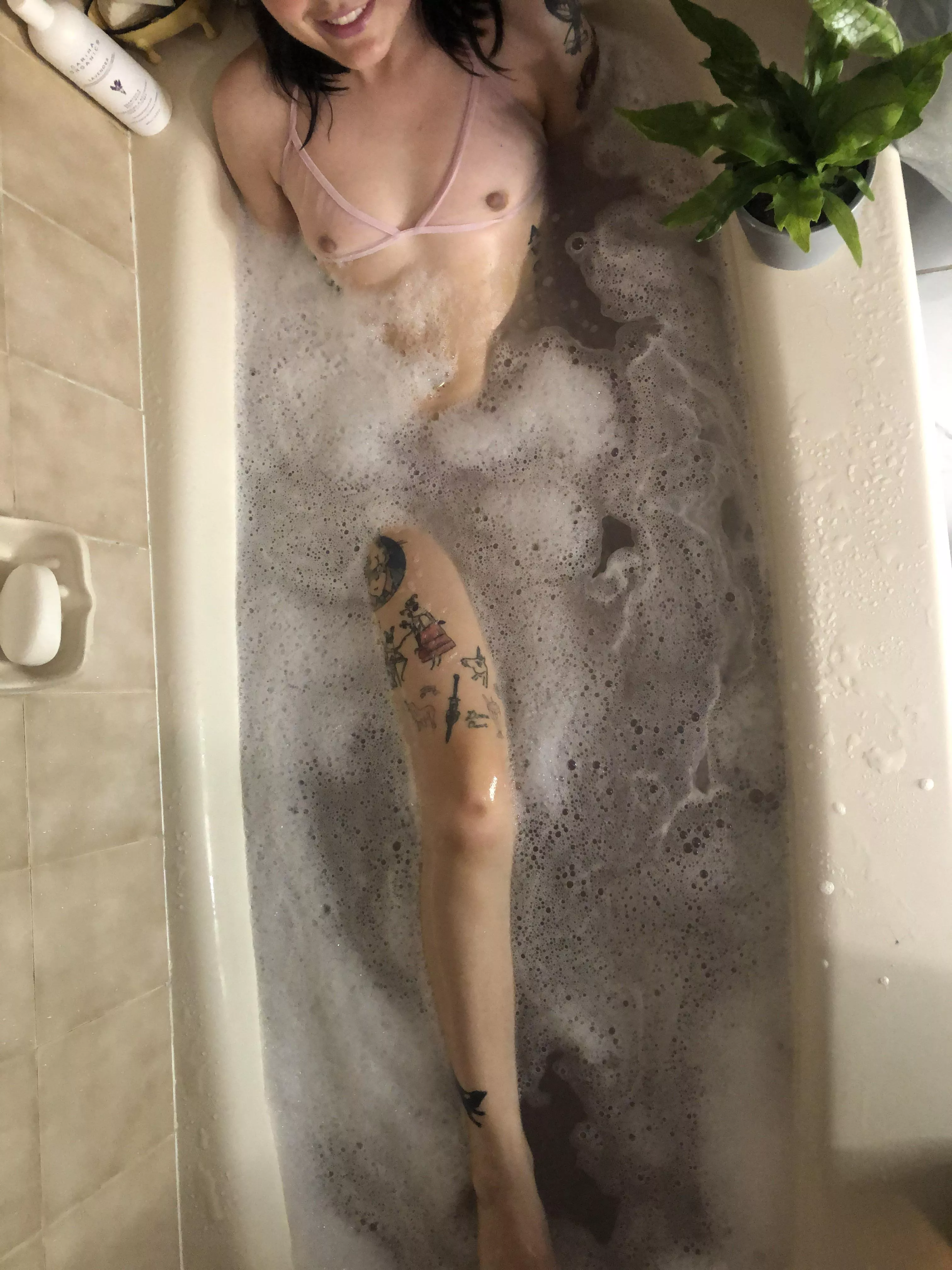 Soap up my small boobies ðŸ¥°Hehehe posted by elsiexdirt