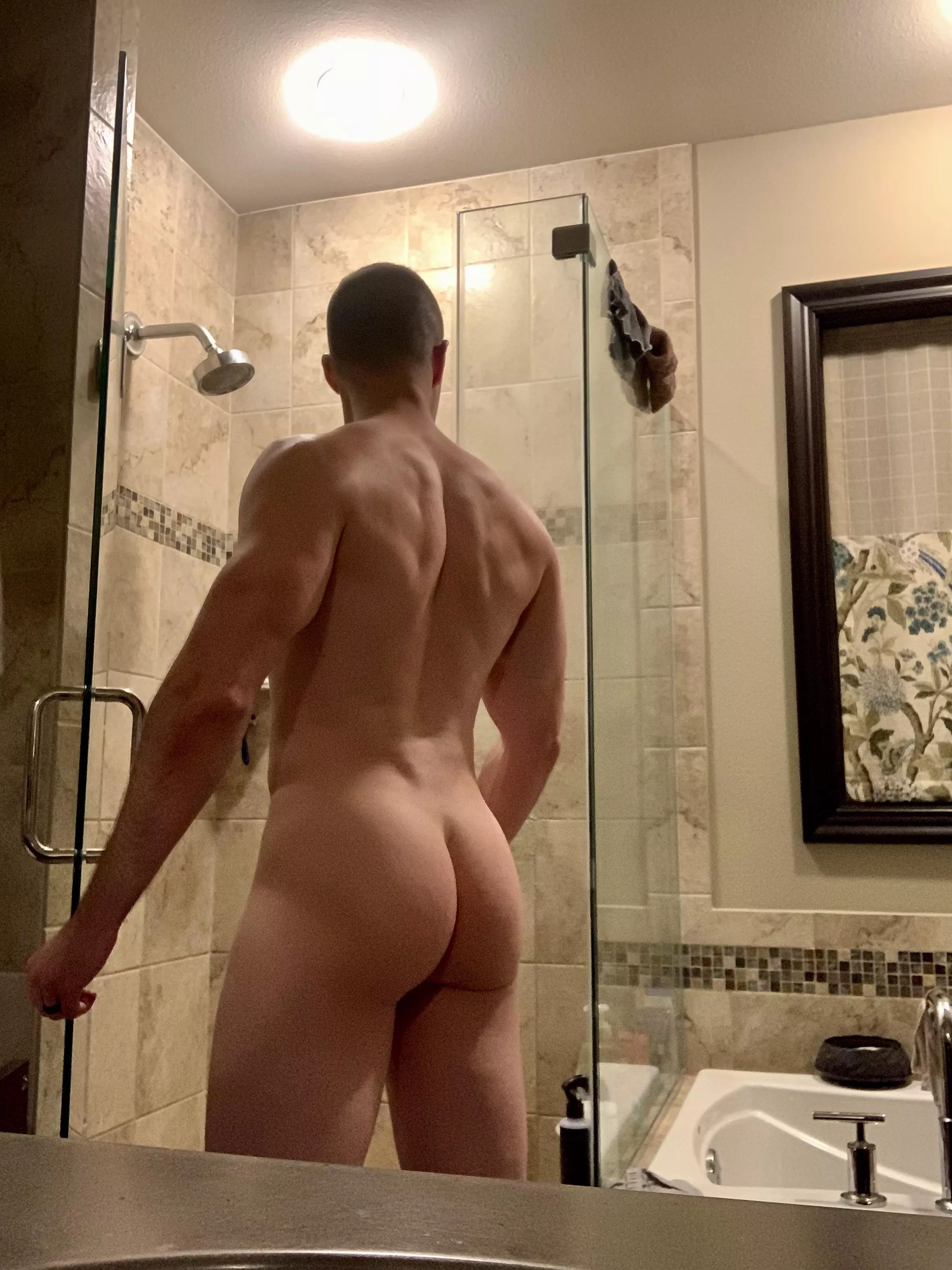 Step into the shower with a married dad(36) posted by dumbbelltony