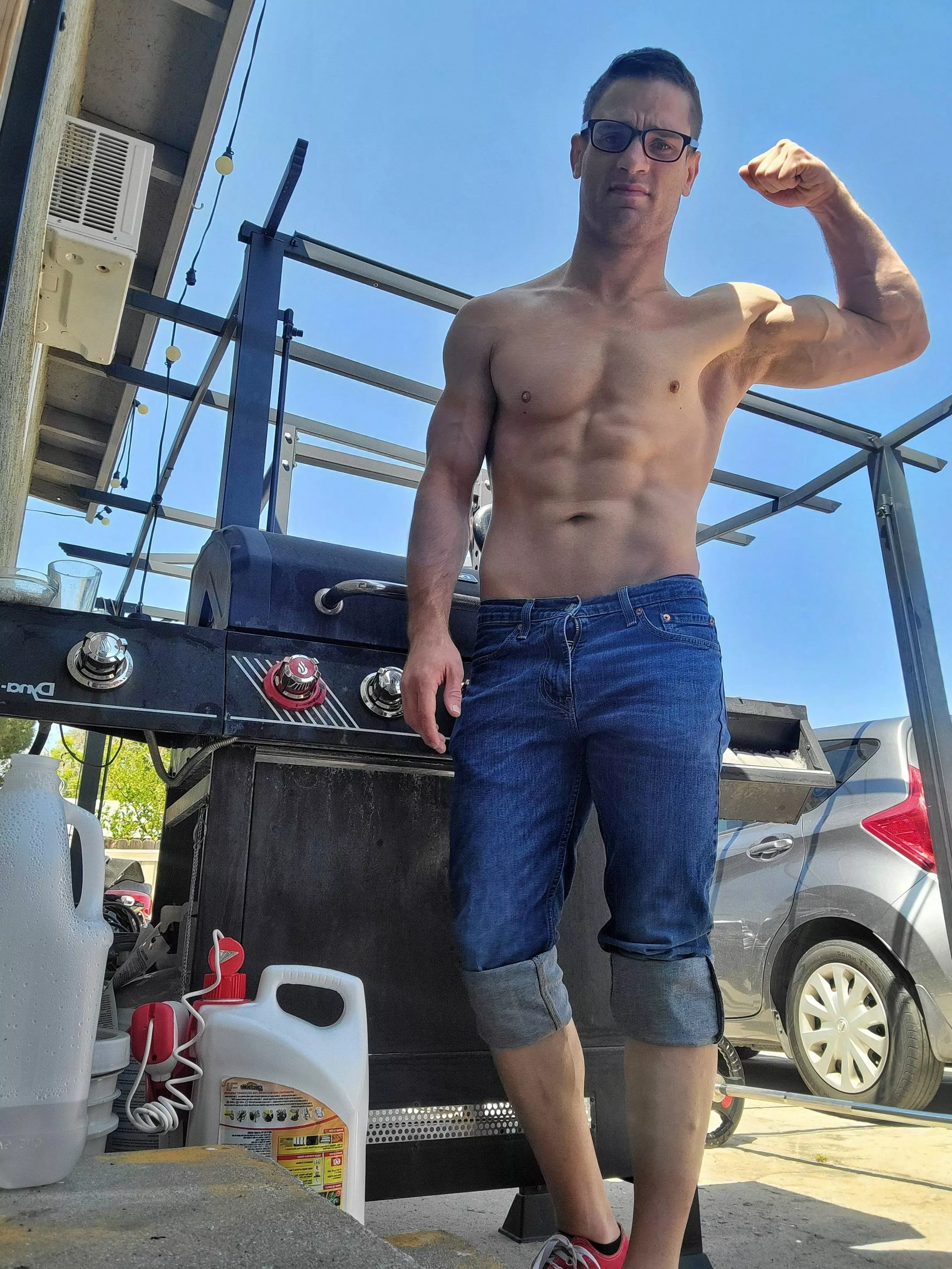 Sun's out, guns out. posted by double-leg-day