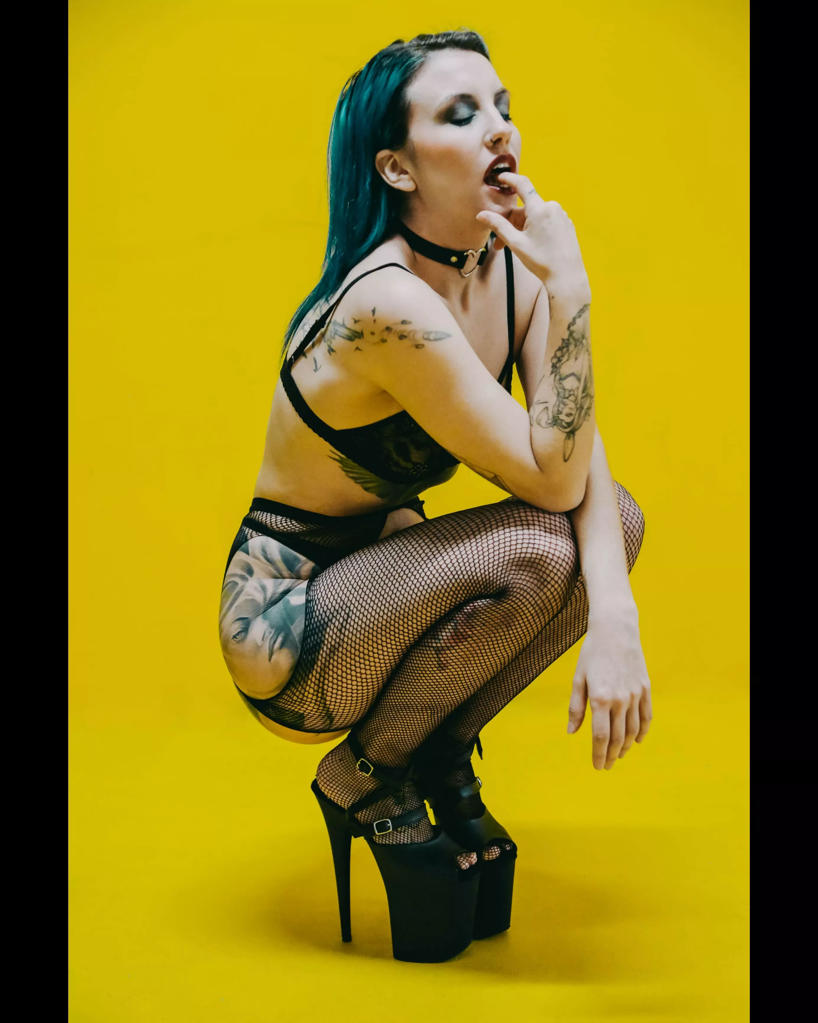 These fishnets are insanely hot with my tattoos [oc] posted by Xoklau