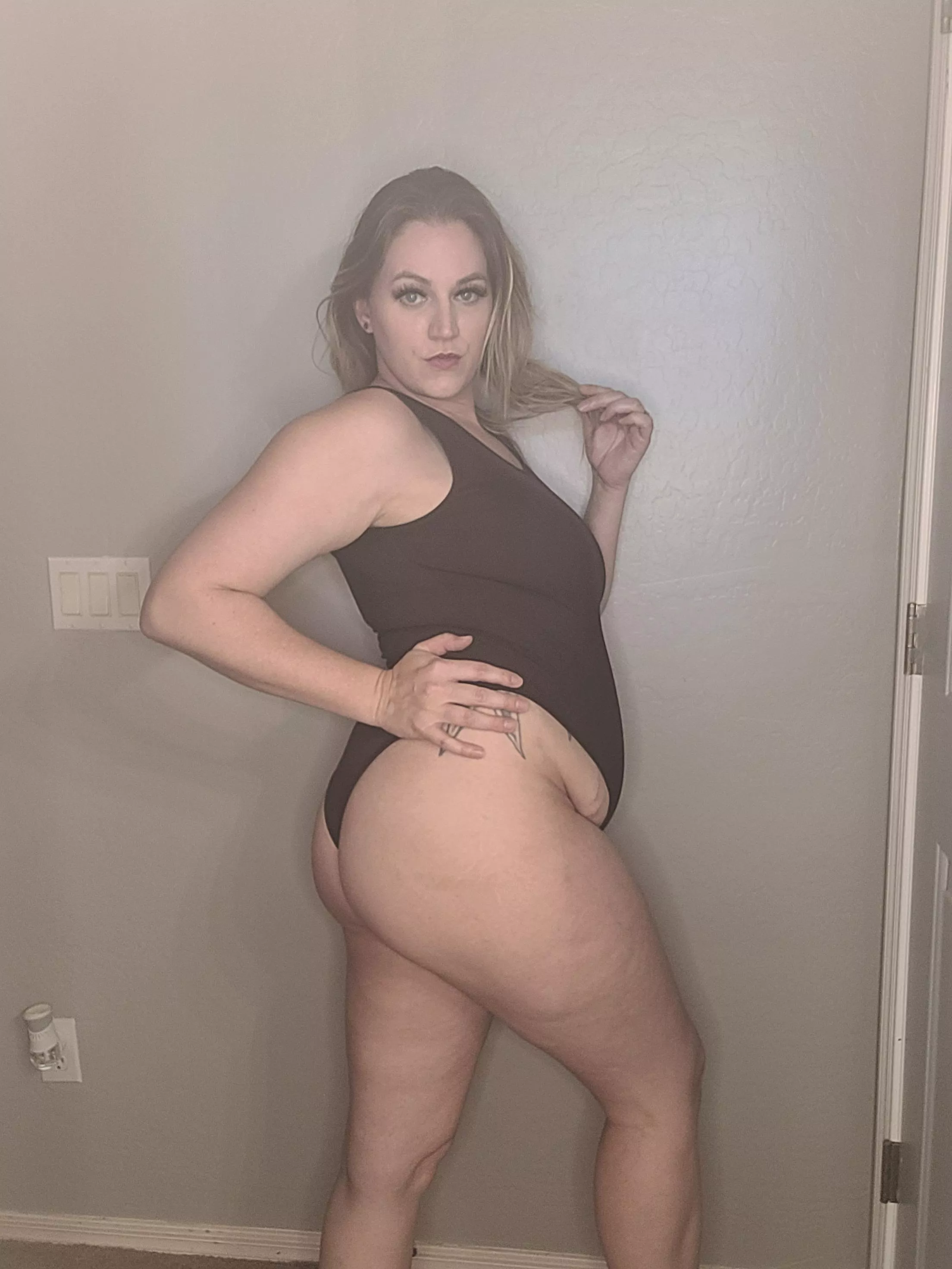 this body suit can't hold my tummy in posted by Interesting-Win3566