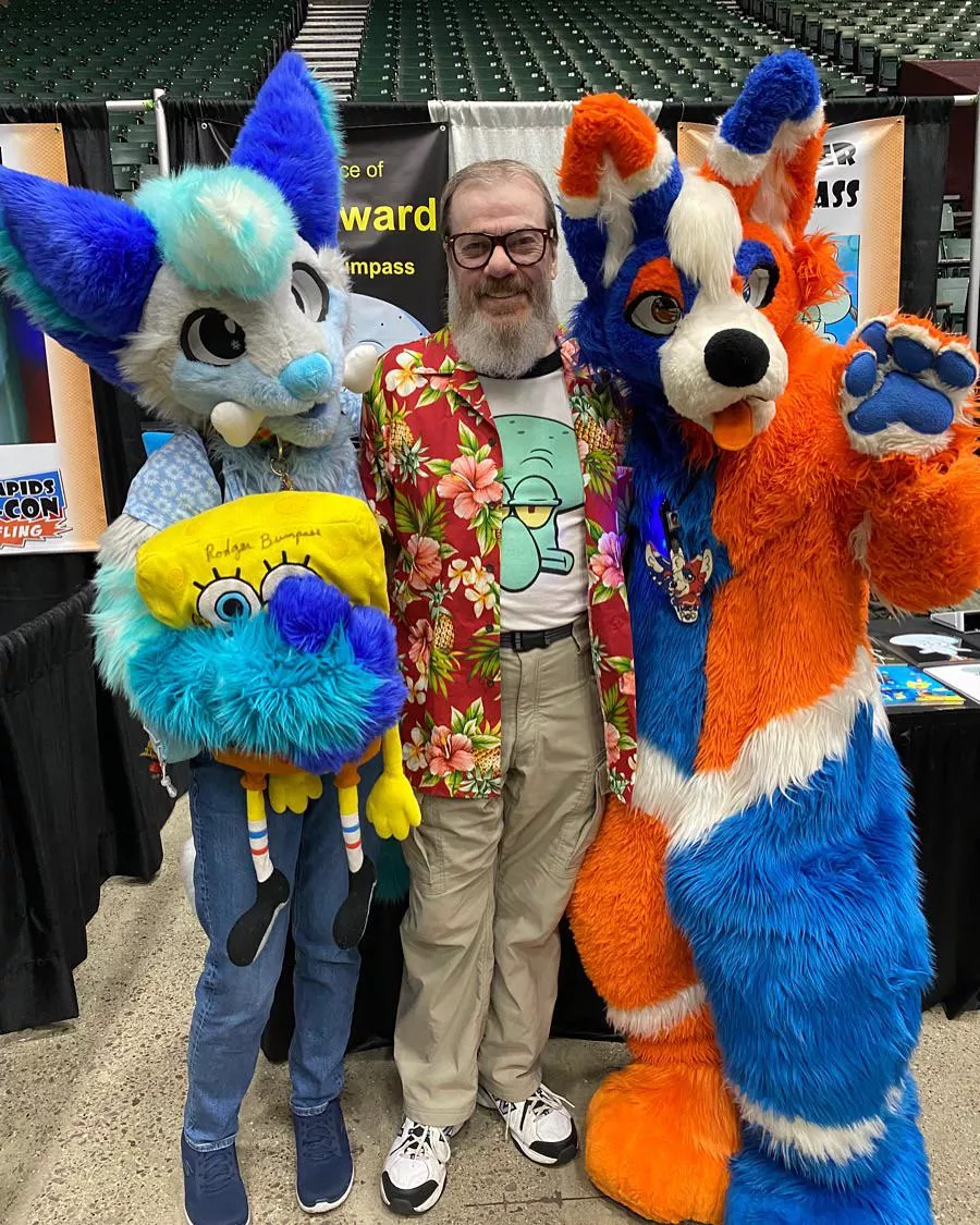 TidedPod and Glaycier Met Roger Bumpass! The voice actor of squidward at GRCC2022! 🥰💙🧡 posted by TidedPod