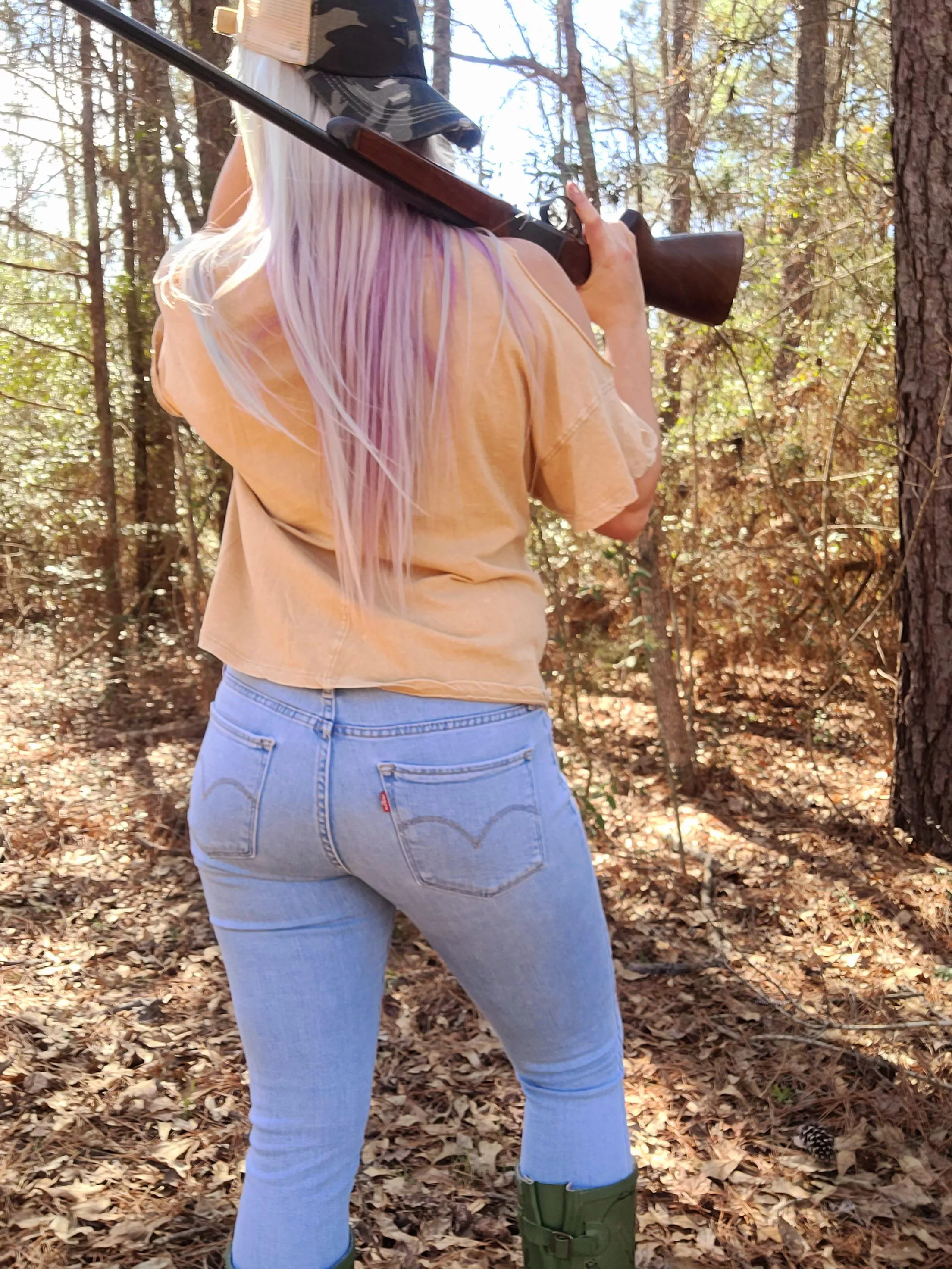 Tight jeansðŸ‘ and my little pew pew â¤ðŸ”¥ Who can tell me what gun I'm sporting? ðŸ˜ðŸ˜» posted by Dahlialove03