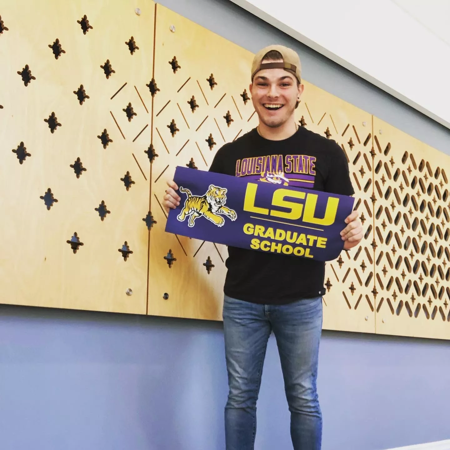 Today I accepted a full ride offer for my PhD at my dream school! I’m LSU bound y’all! posted by bullshitbender