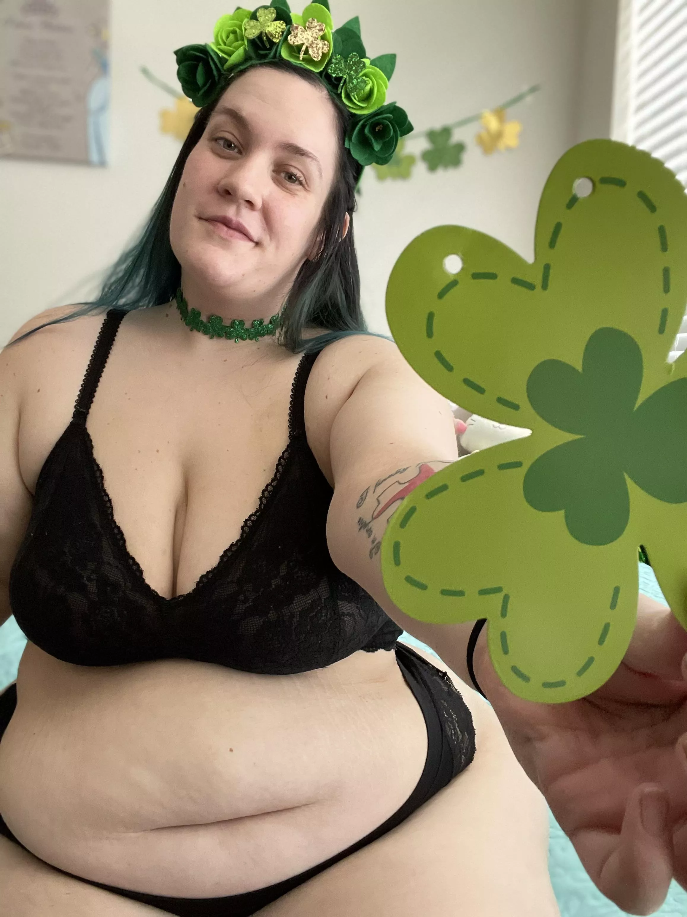 Took my St.Patrickâ€™s day photos today ðŸ˜ˆðŸ€ posted by xohellokitten