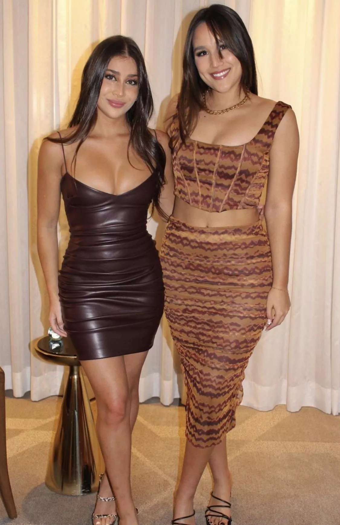 Two brunettes posted by round_plastic