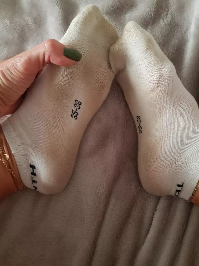 very dirty smelly and sweat White socks after running #socksmurah #sockfetishnation #sockgang #socktawk #kneesocks #smellysocksforsale #sockknittingaddict #cyclingsocks #socksdaily #socksunday #sockeyesalmon #socksandsandals #sockerfri #sockless #sockgam posted by onlyfans_latina93