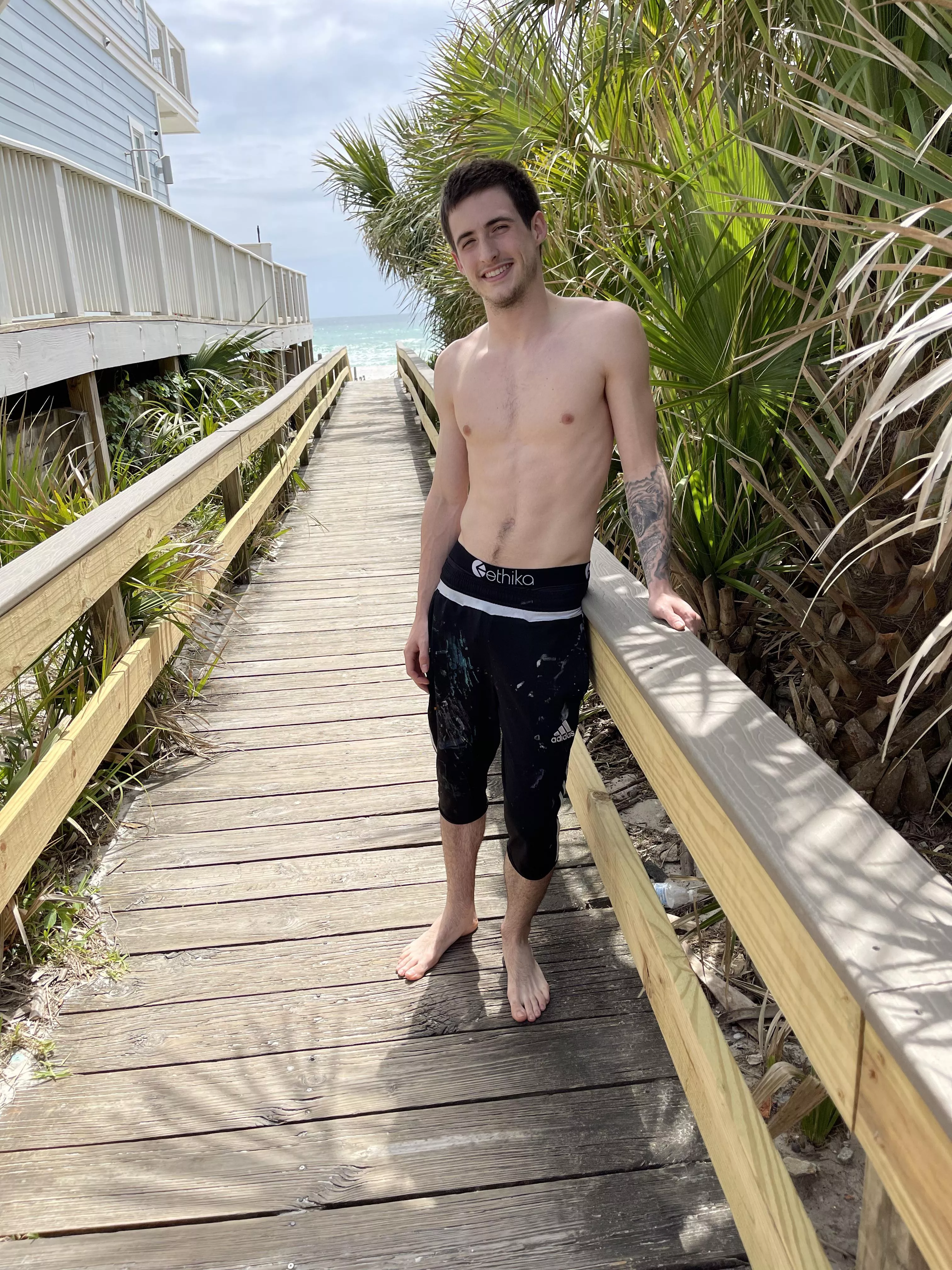 Wanna take a beach trip with me?😋🏖 posted by MaxPriceOF