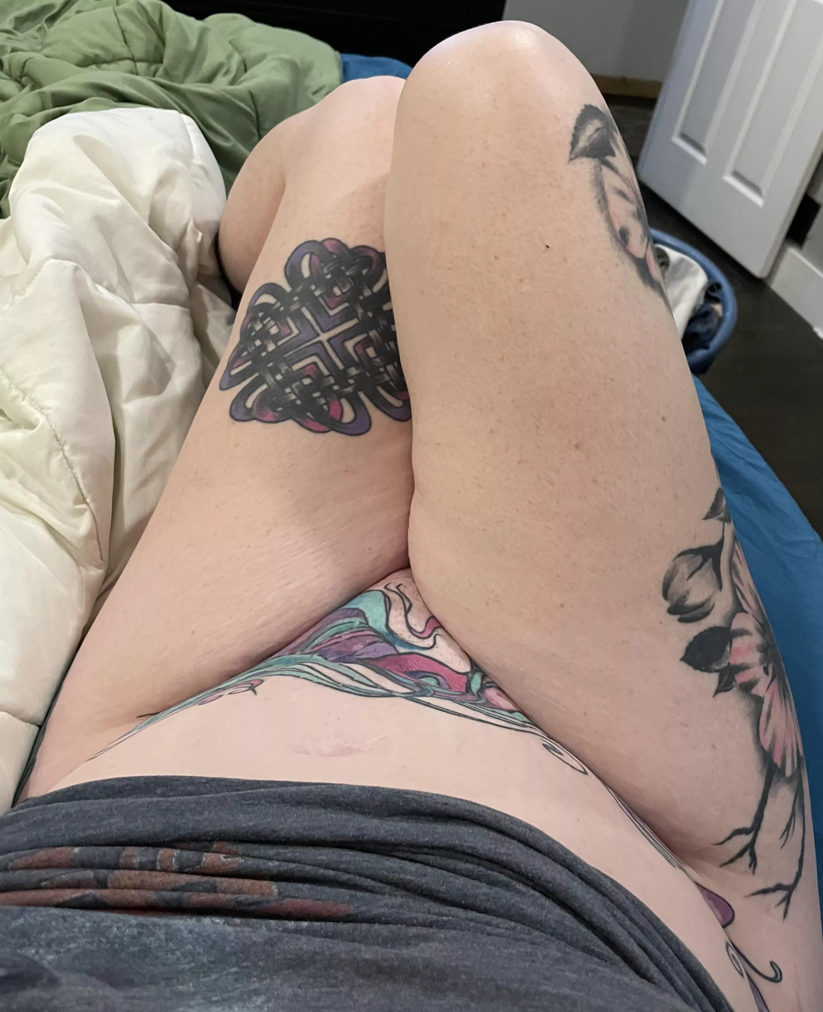 Want to open my legs and make me cum? posted by swingingpeaches