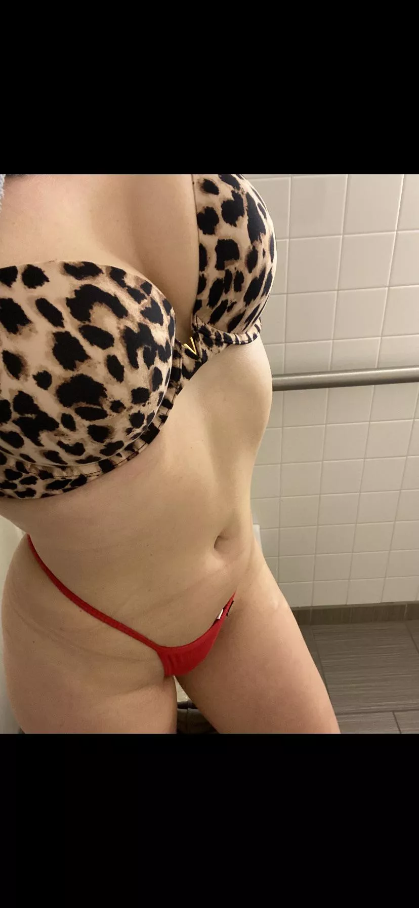 What do you wear under your clothes?!!? [f] posted by Shesadime10