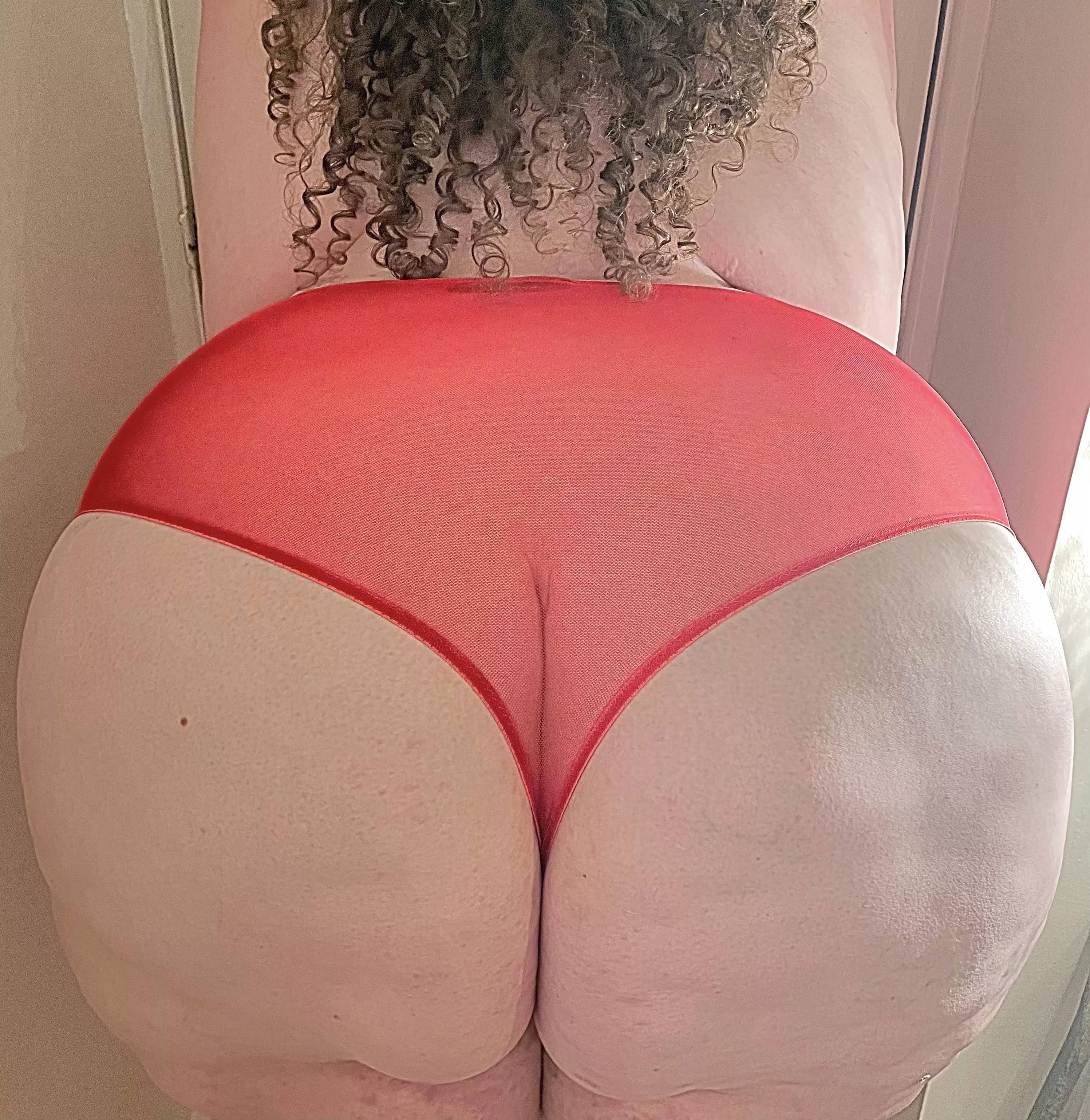 Who likes my very plump ass!? ðŸ‘ posted by Curly_Kate_