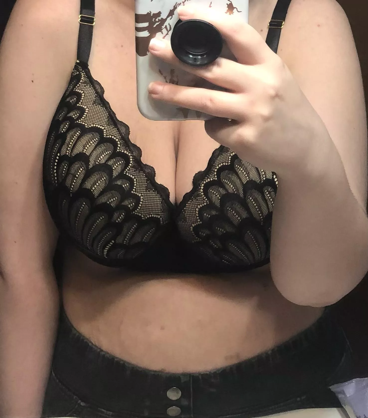 wife (33) getting ready for the day. ðŸ˜ posted by HotWifeNHubs89