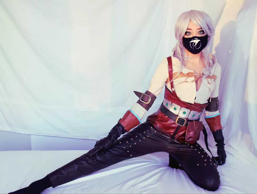 Witcher Ciri Cosplay by celinechats posted by celinechats