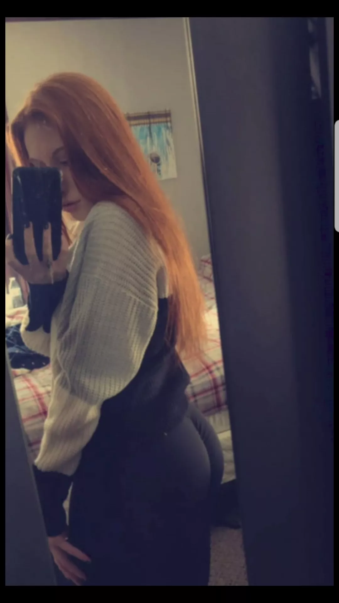 Workout boooty 😚 posted by cuteredhead00