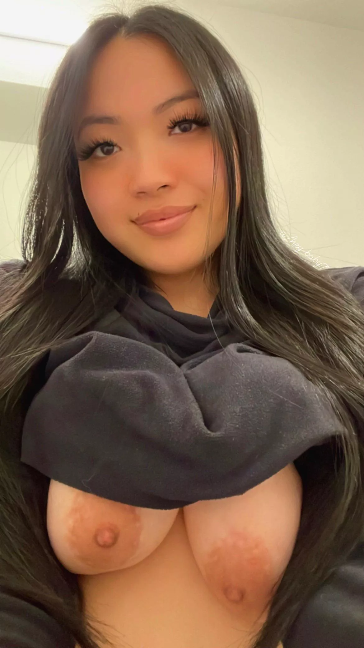 Would you fuck a juicy Asian girl? posted by hey-baby7