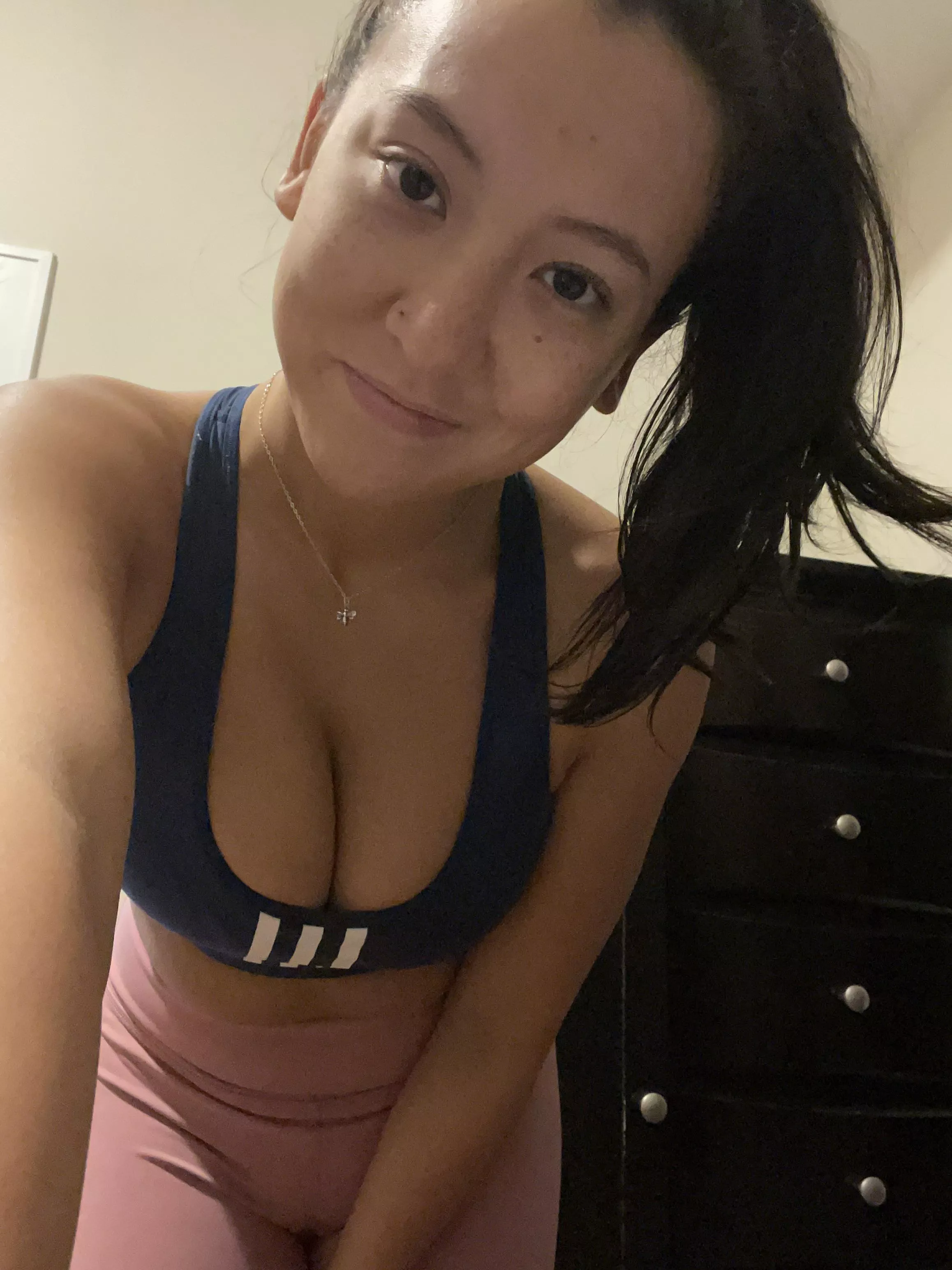 Yoga bra cleavage posted by RequirementDizzy1499