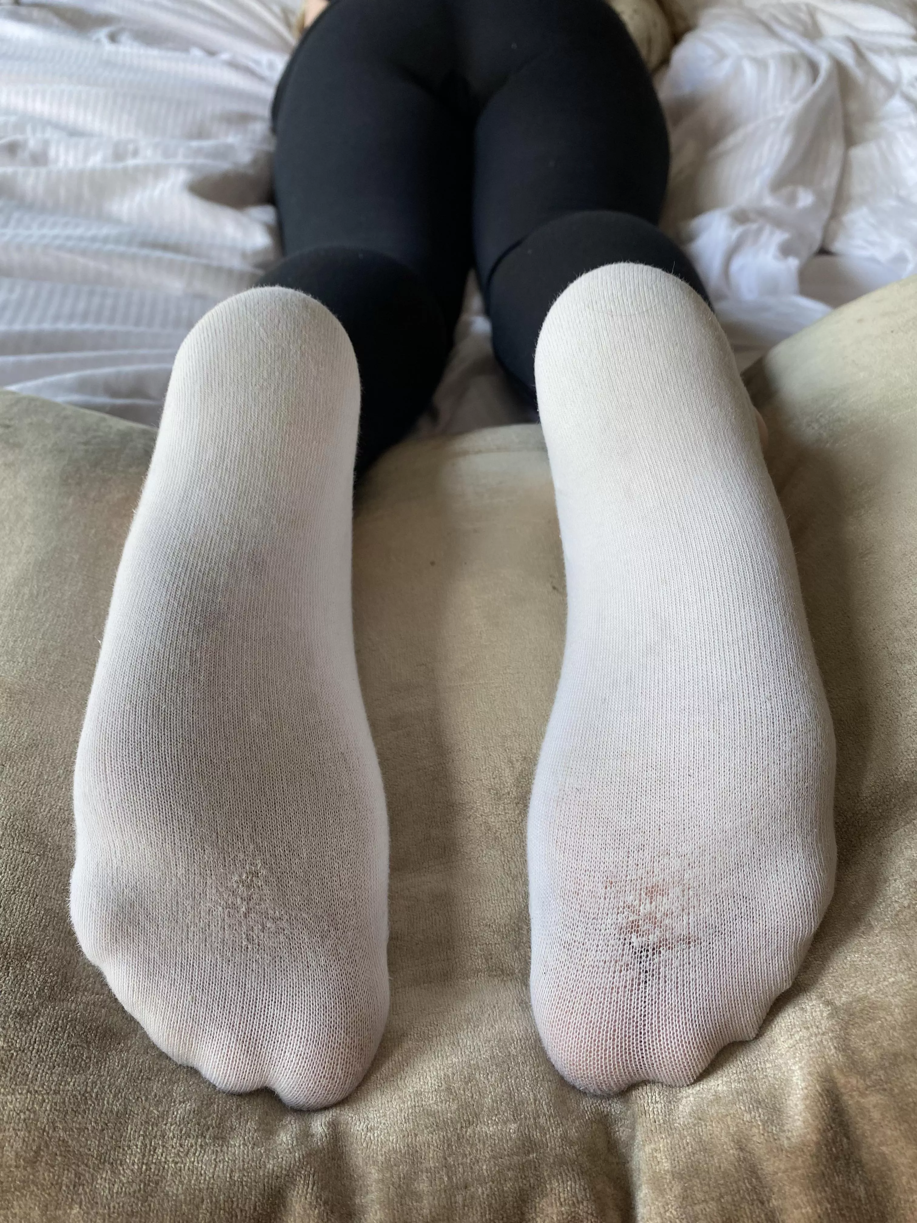 You can see how perfect my soles are without actually seeing them posted by averyysworld