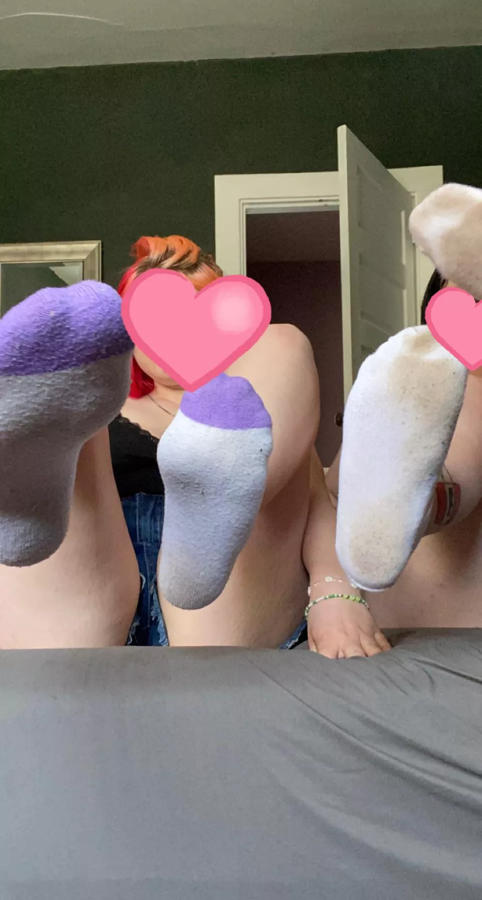 yummy socks posted by MonaRed69pantirosex