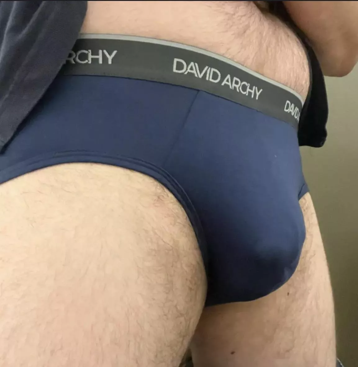 Wish I had a buddy to swap daily bulge pics! posted by Fickle_Situation_122