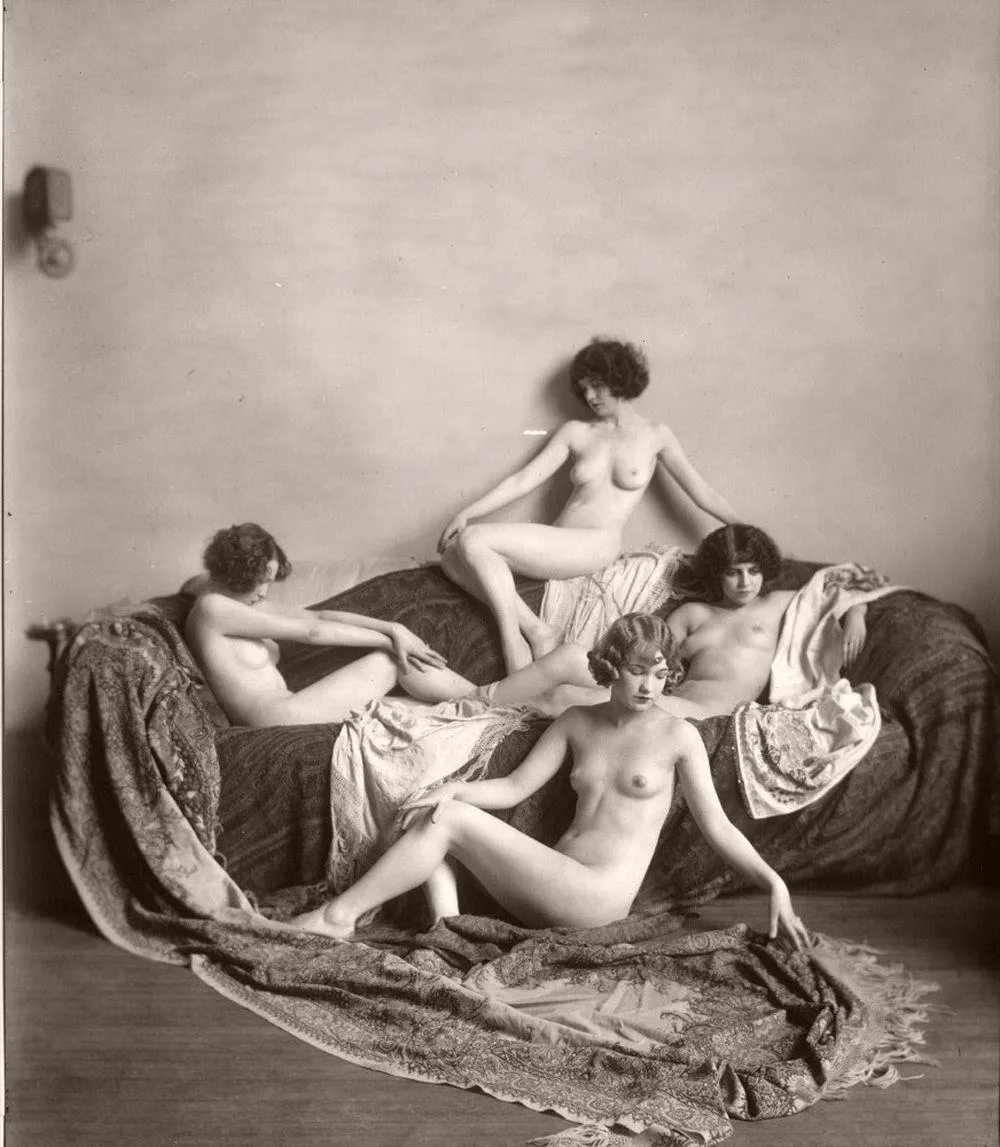 Group Shot photograph by Alfred Cheney Johnston nudes | GLAMOURHOUND.COM