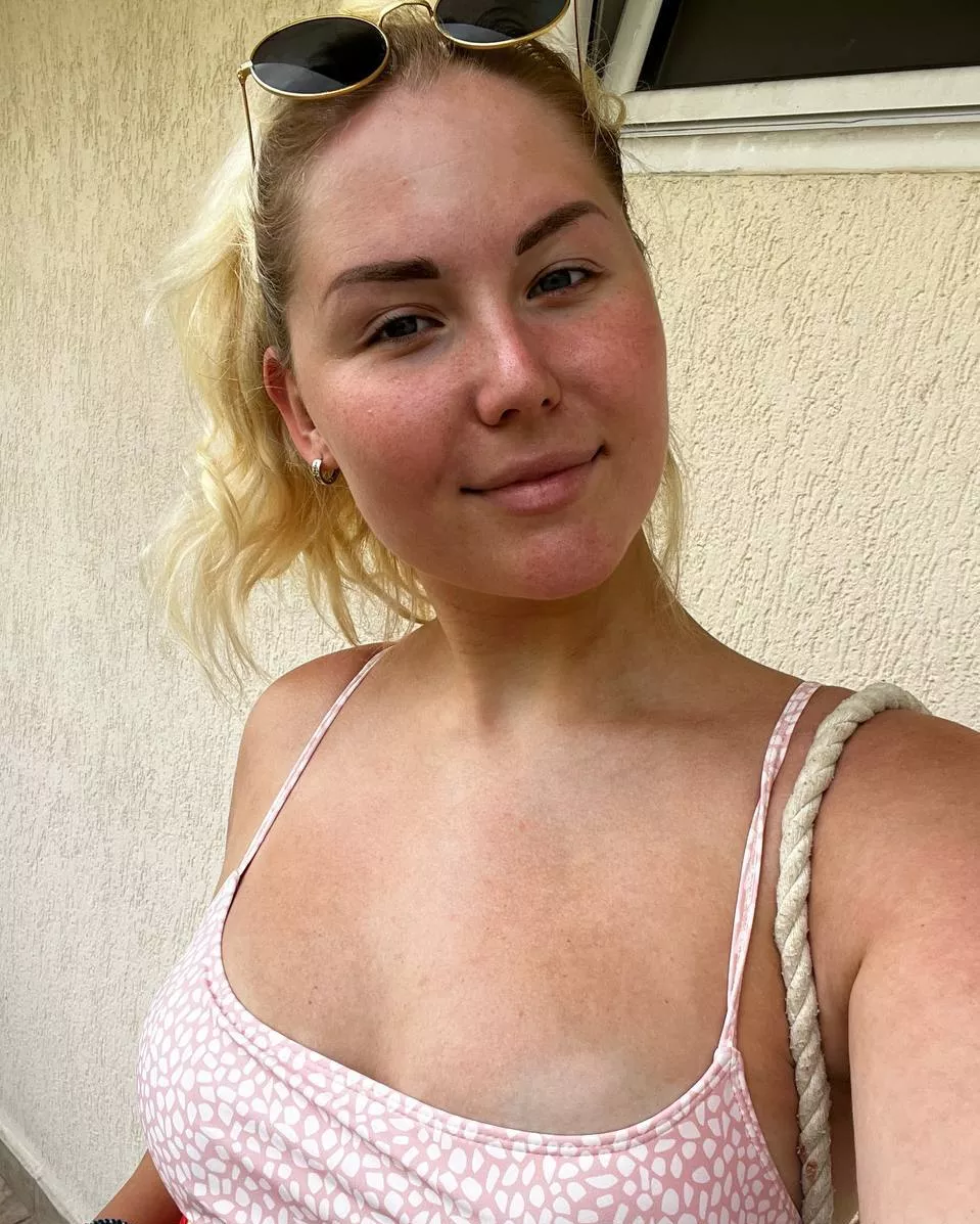 Selfie of a Sexy Blonde going to the Beach :) posted by TubbyCynicism