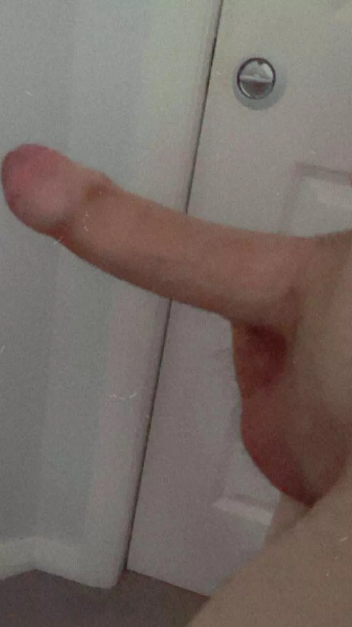 19 Australian curious top looking for some ass. Snap is @otherguy5702 posted by Loudnoises06