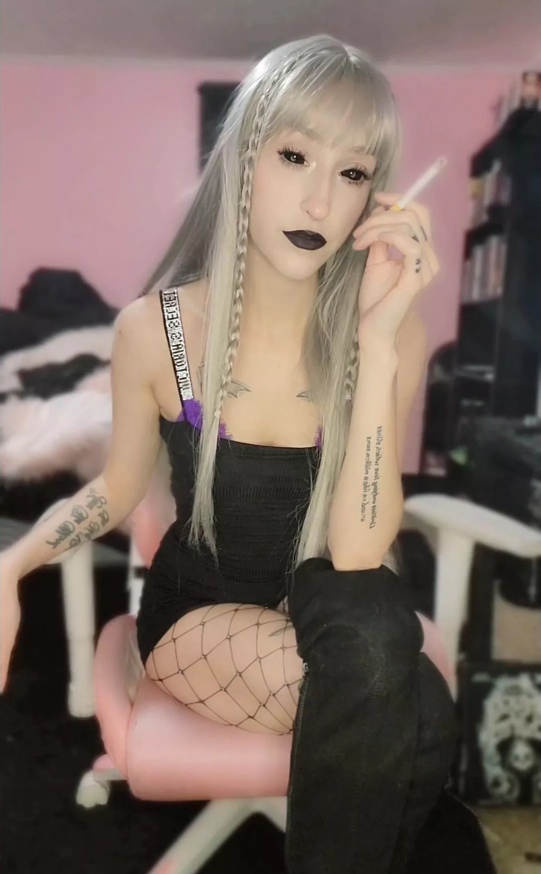 🖤🖤 posted by TheEnchantrixxx