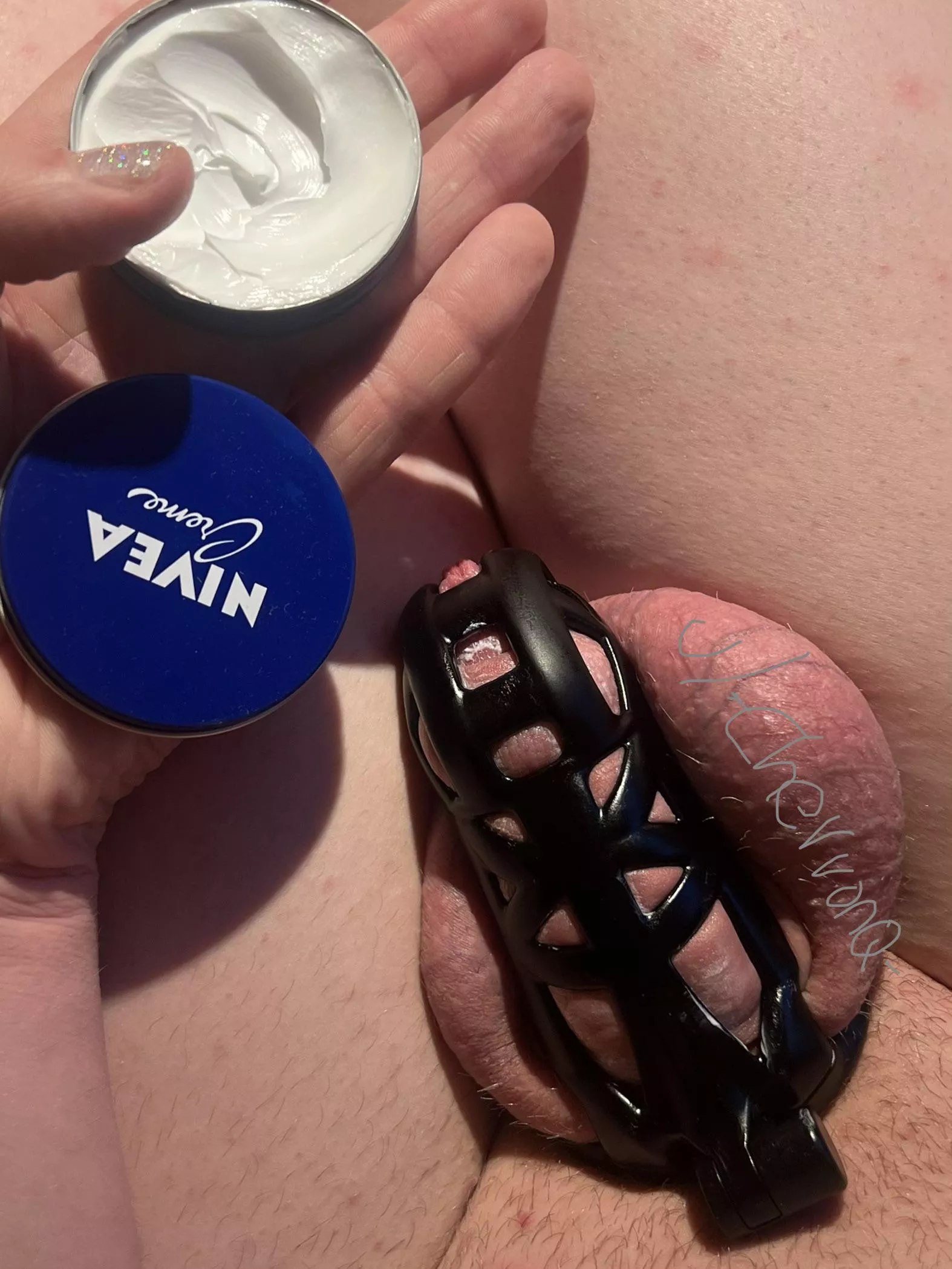 [16/31] Some real talk. To all you out there in chastity: hygiene and skin care is super important. Don’t forget! 💜 [25F] posted by -ChevronQ-