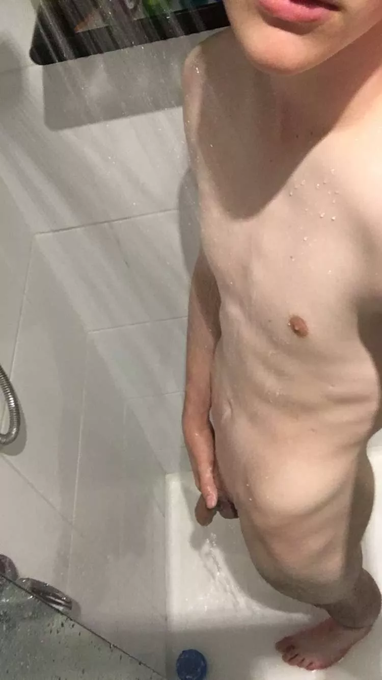 [18] A refreshing shower to welcome the New Year posted by NathanHowly