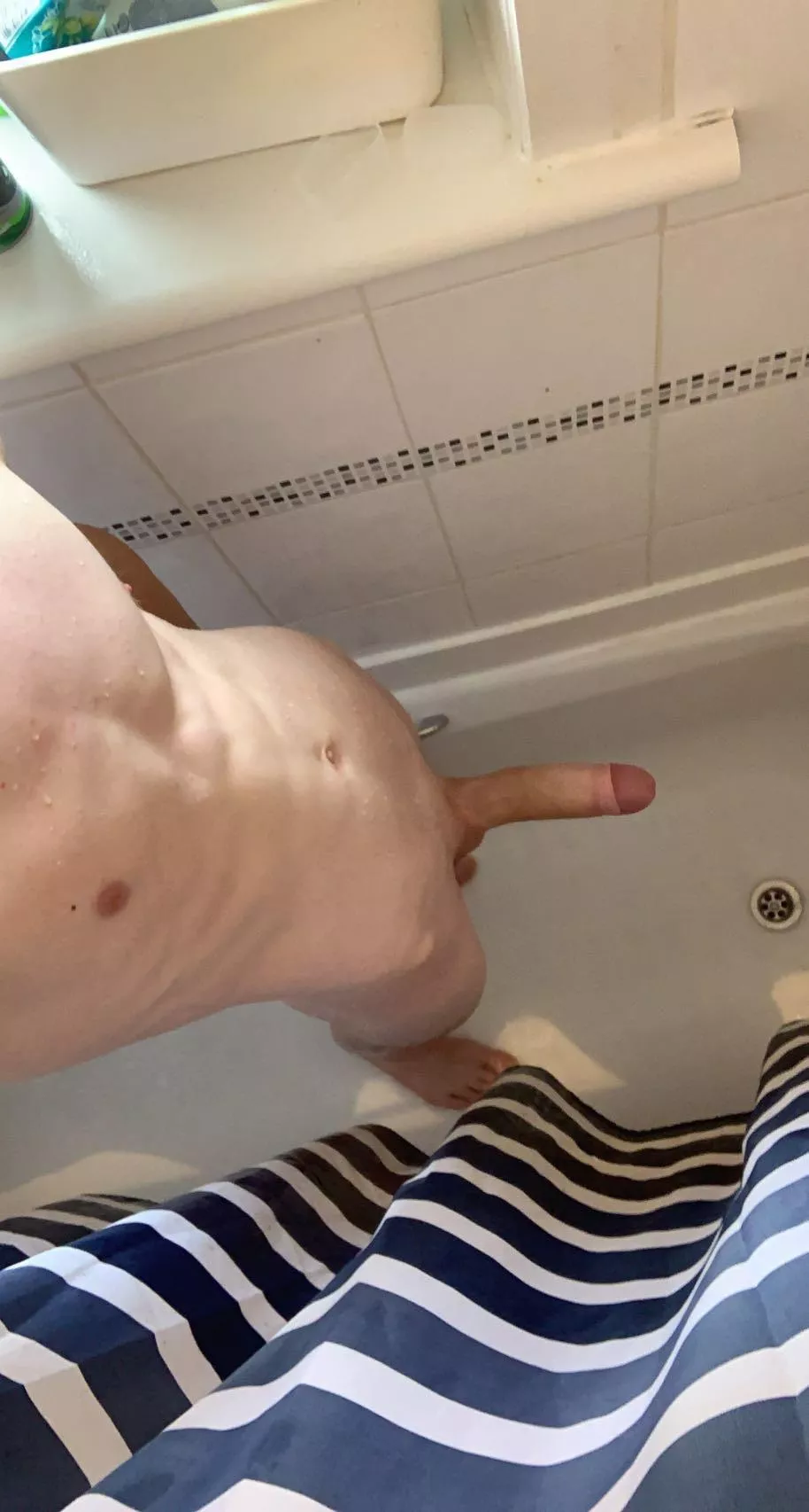 18, Hmu if you like what you see posted by _james7_5