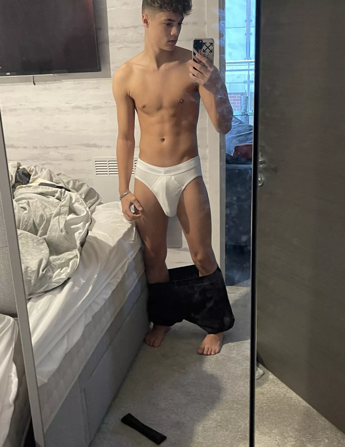 18 year old bulge posted by thiboyo