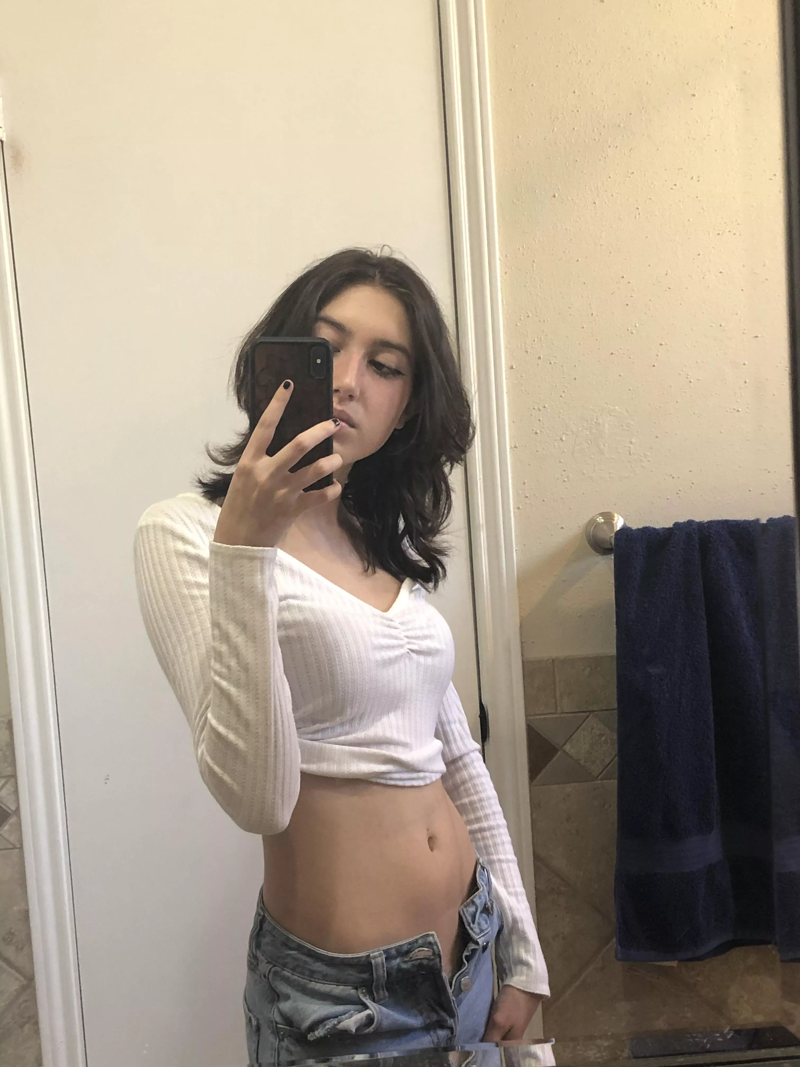 (18F) baggy jeans and long sleeve shirts are the best combo posted by faevrise