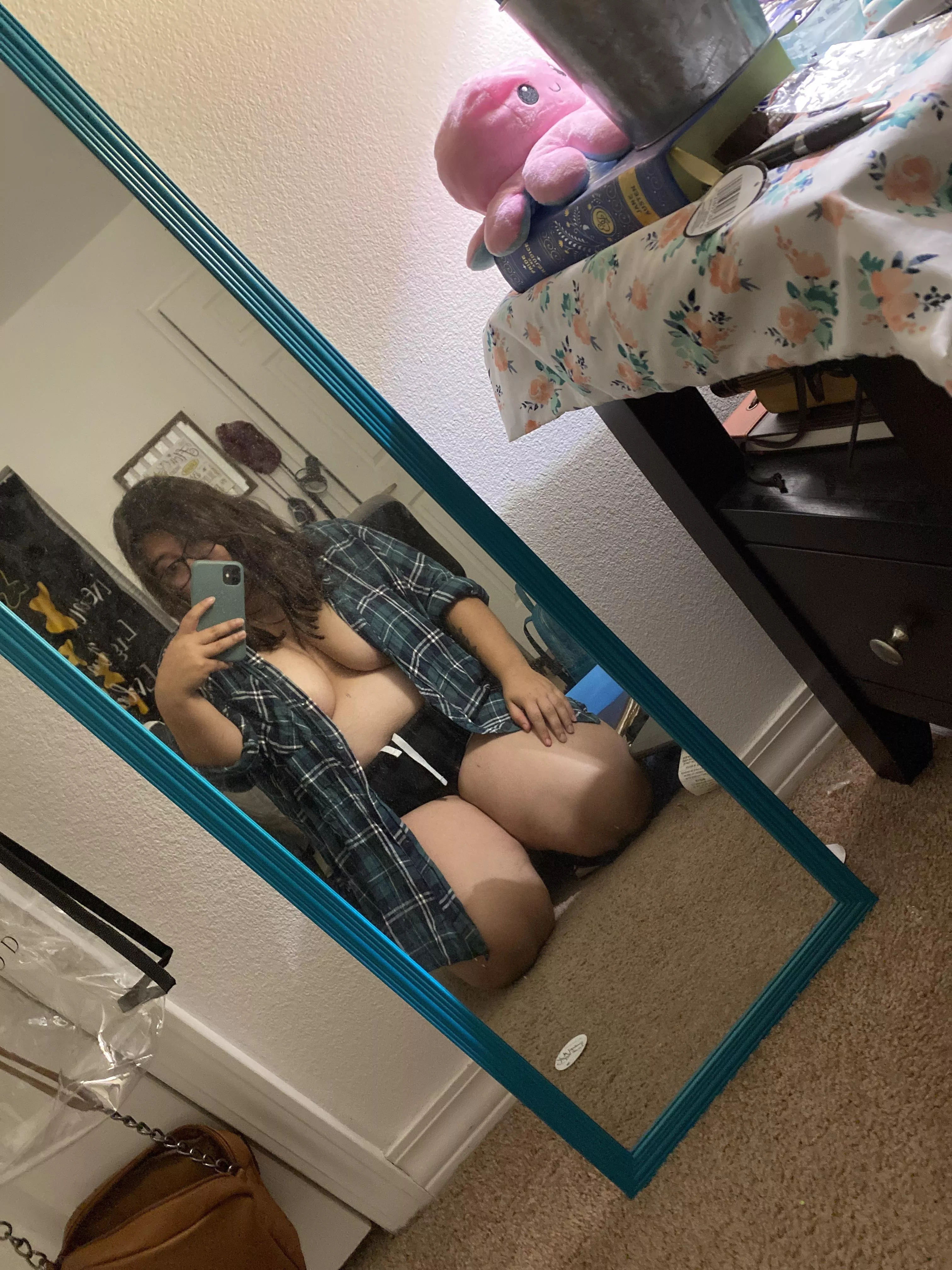 [18f] I need a confidence boostâ€¦ posted by Papaya_Mariah