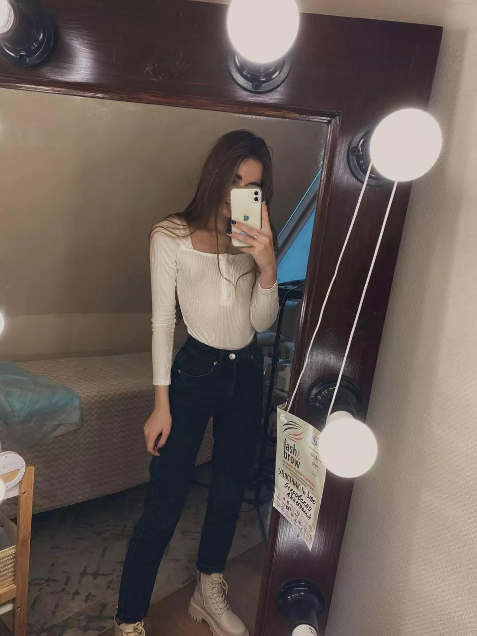 [18F] My mirror selfie 😇 posted by minilia2002