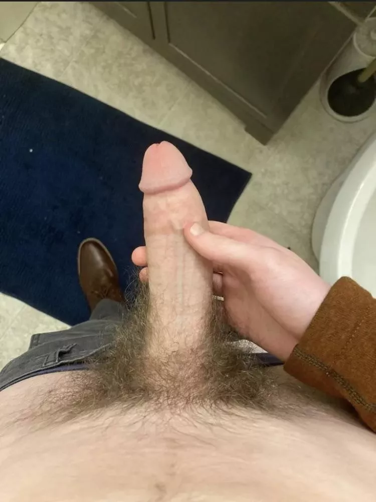 18M Sent this to a guy on Grindr and he told me to shave :/ posted by CthonicSmiles08